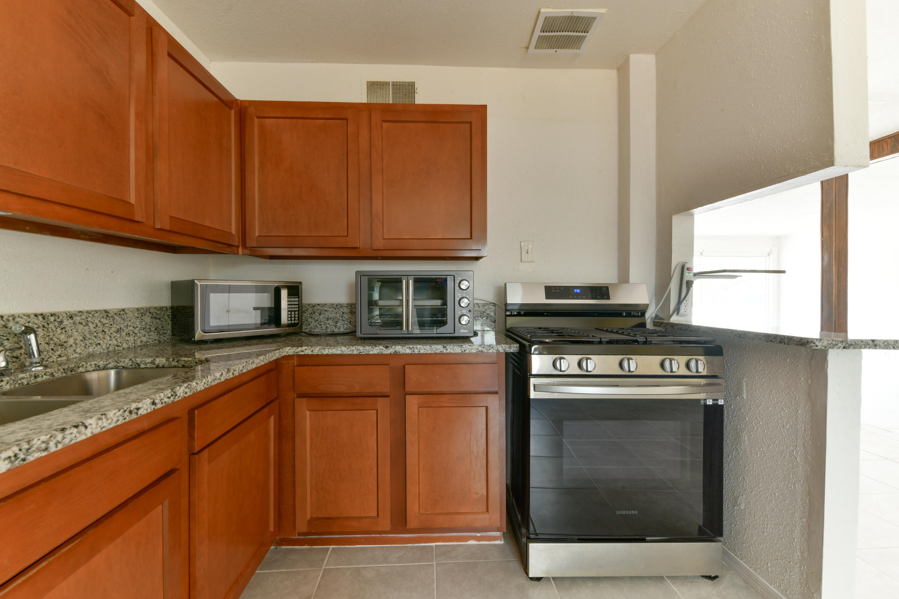 3002 Val Verde Drive NE