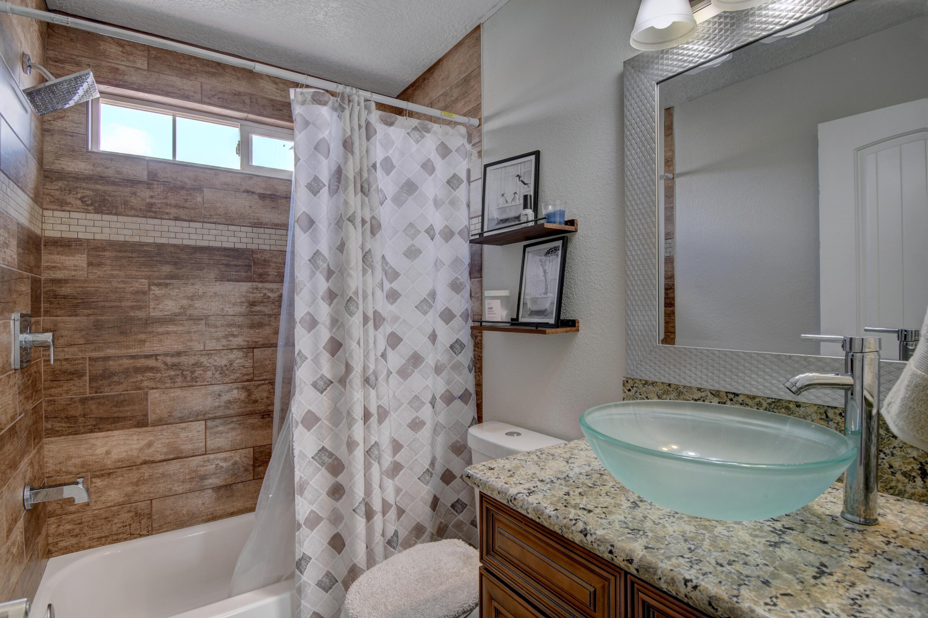 608 Avanti Street SW