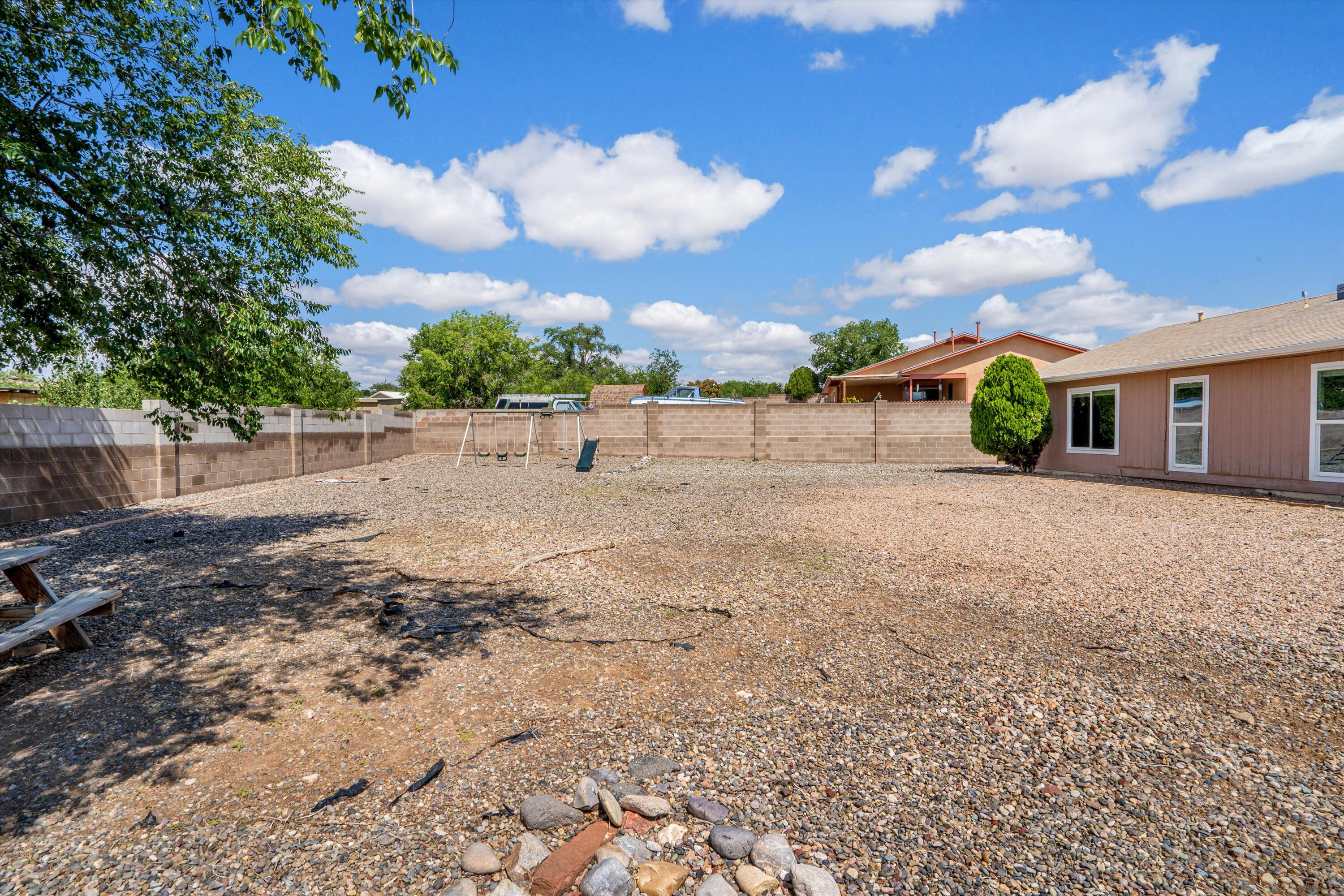 743 Uranium Drive NE