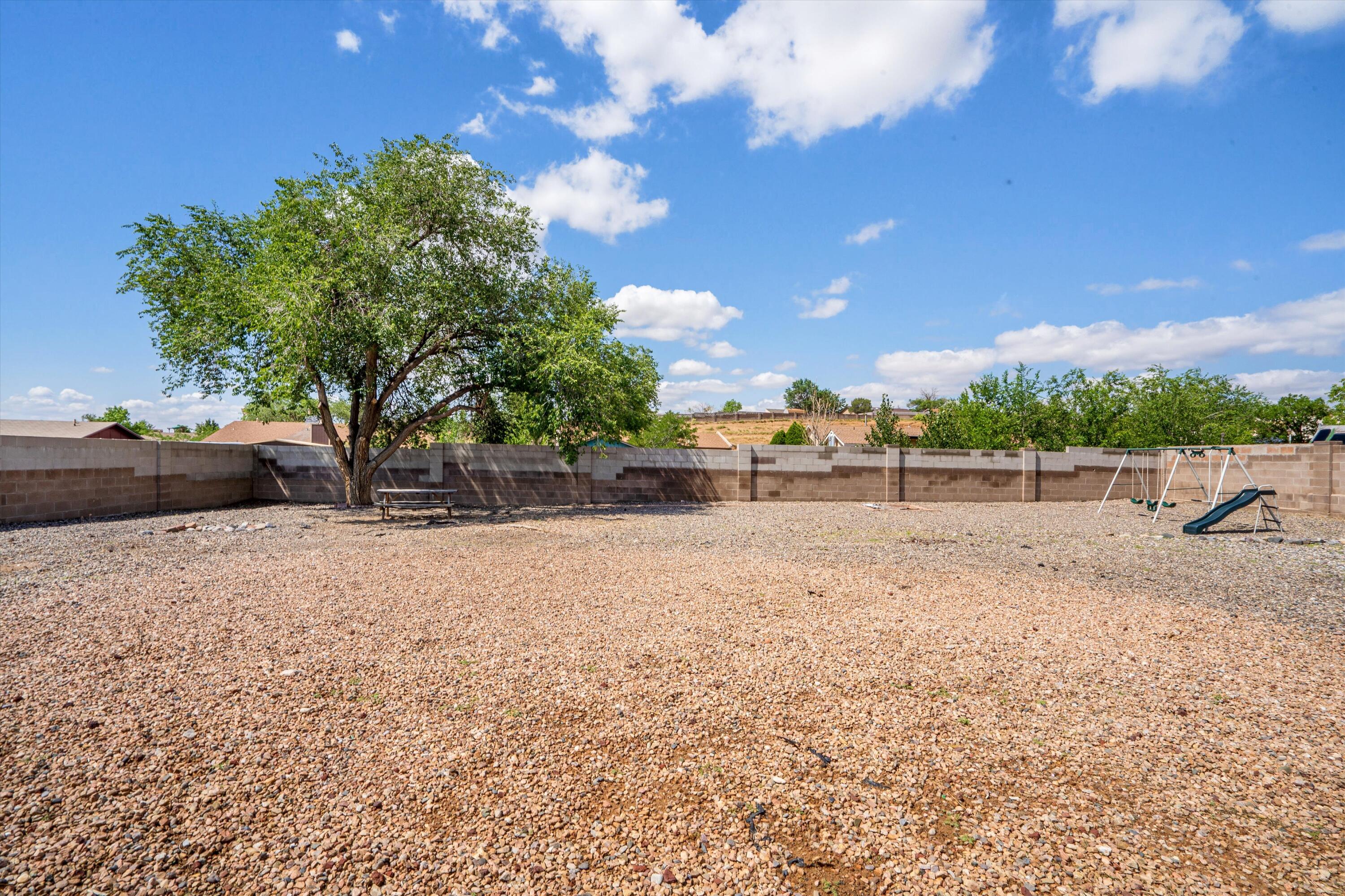 743 Uranium Drive NE