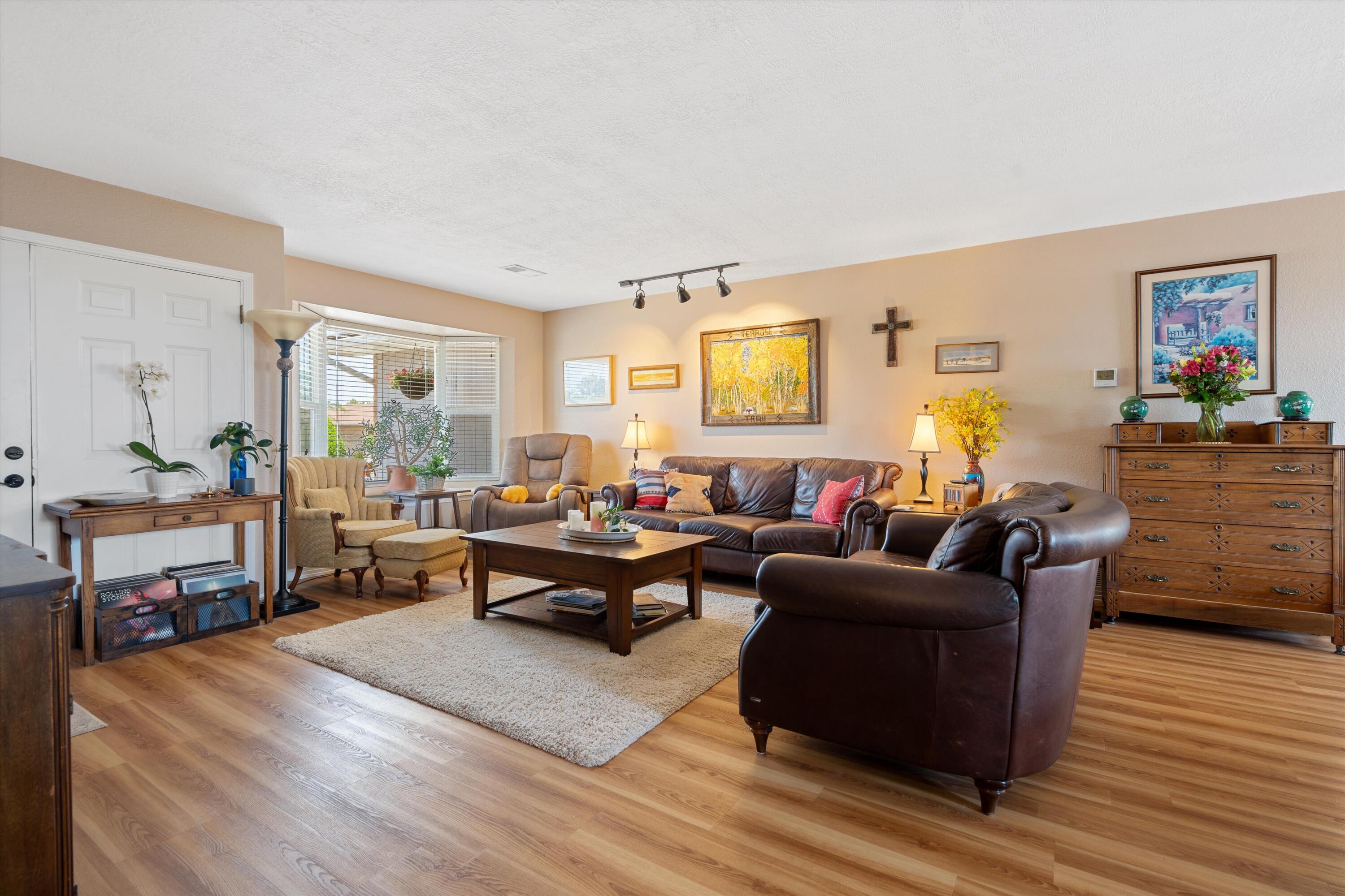 412 Longwood Drive NE