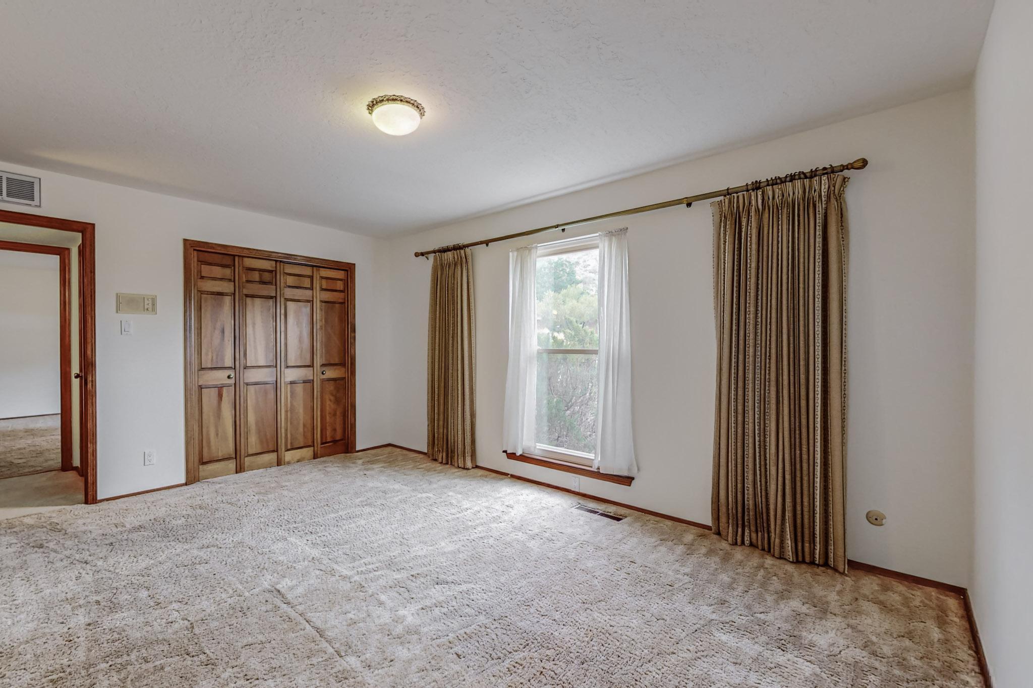 13301 Sunset Canyon Drive NE