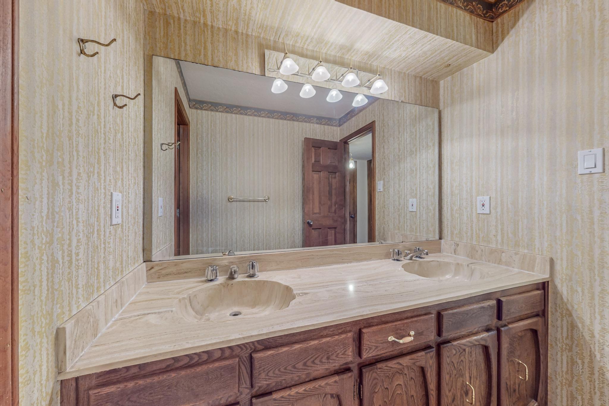 13301 Sunset Canyon Drive NE