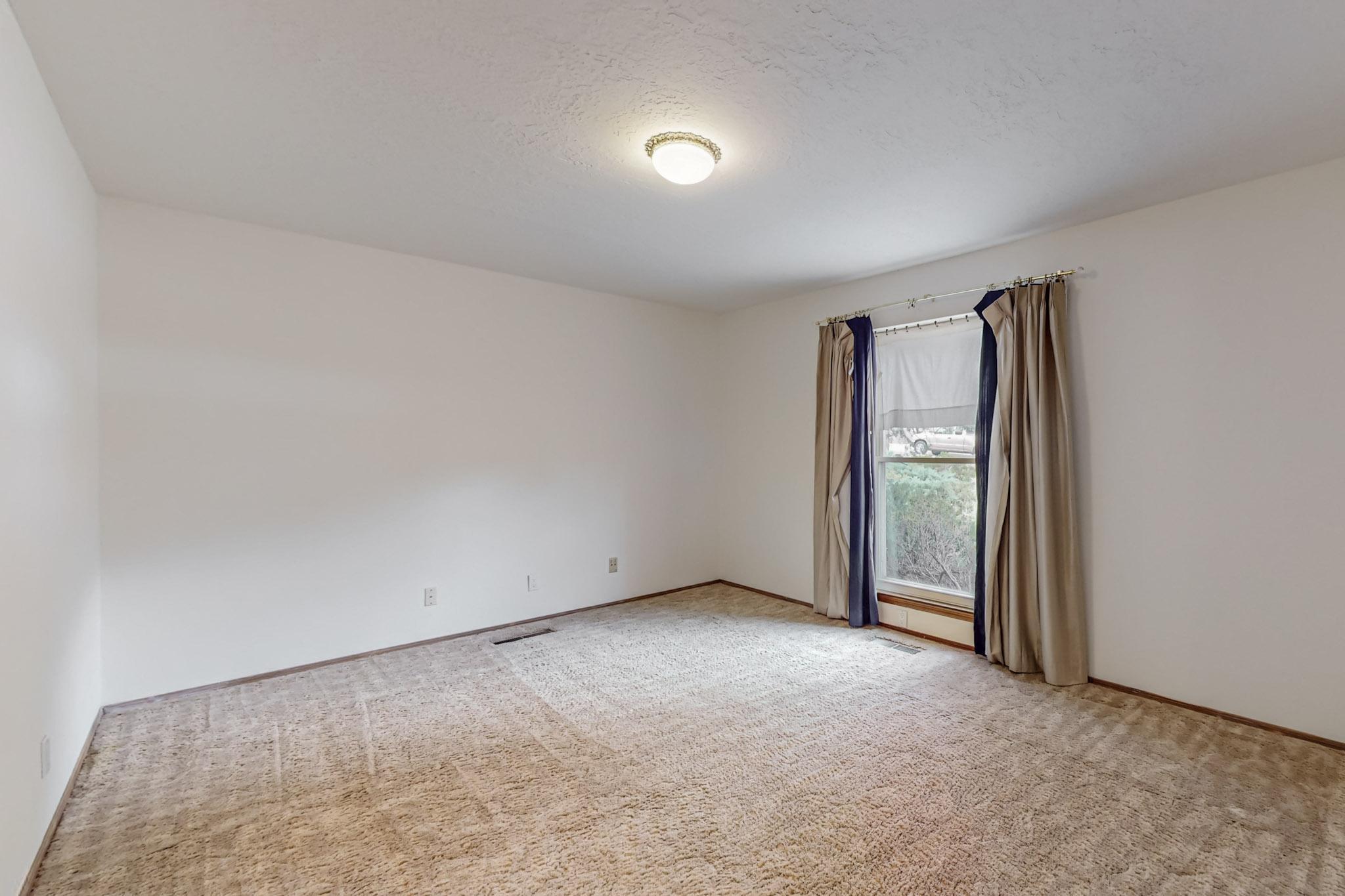 13301 Sunset Canyon Drive NE