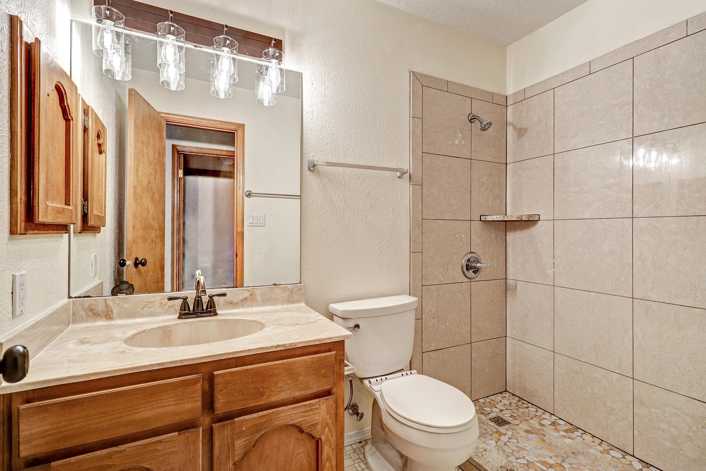 6132 Katson Avenue NE