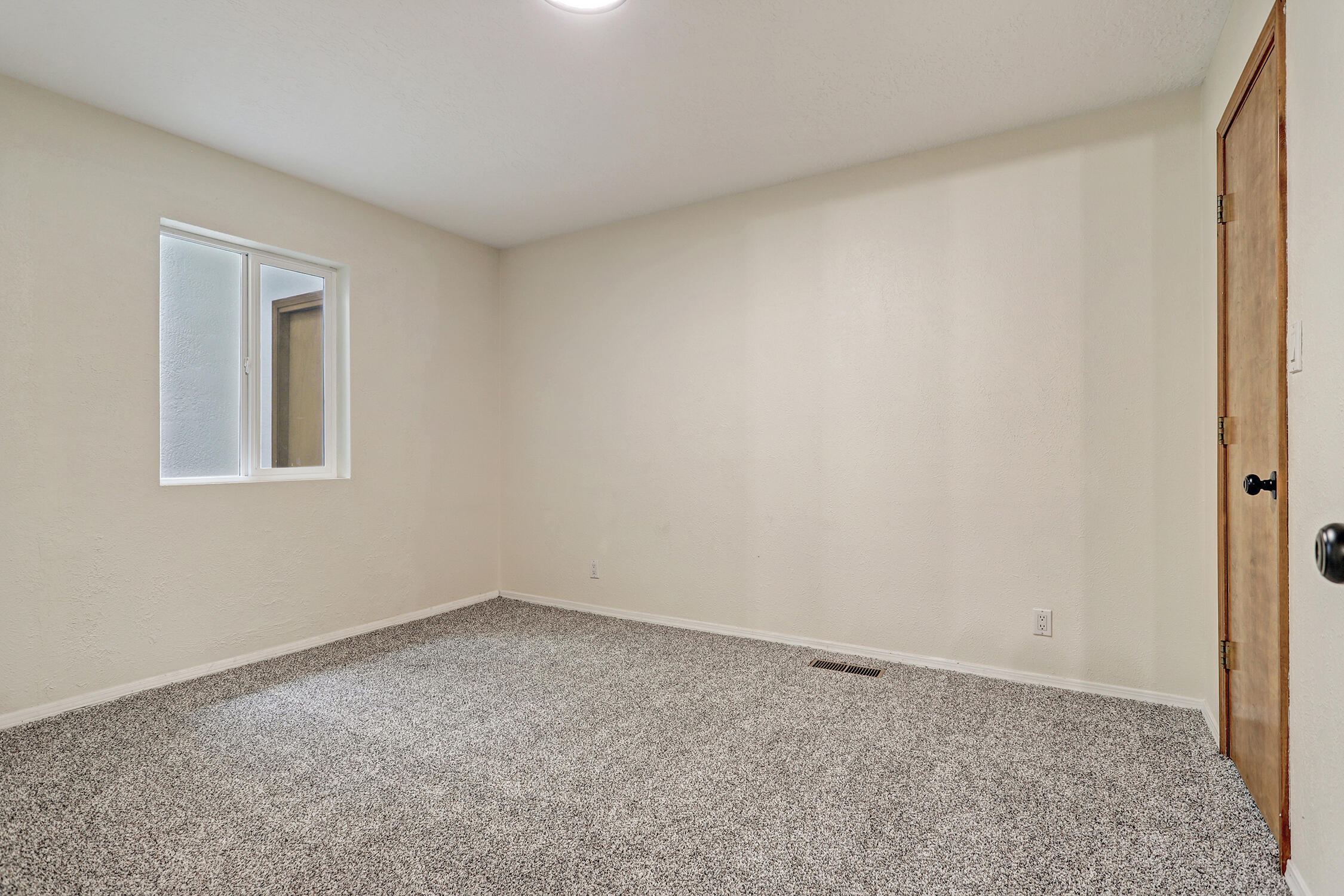 6132 Katson Avenue NE