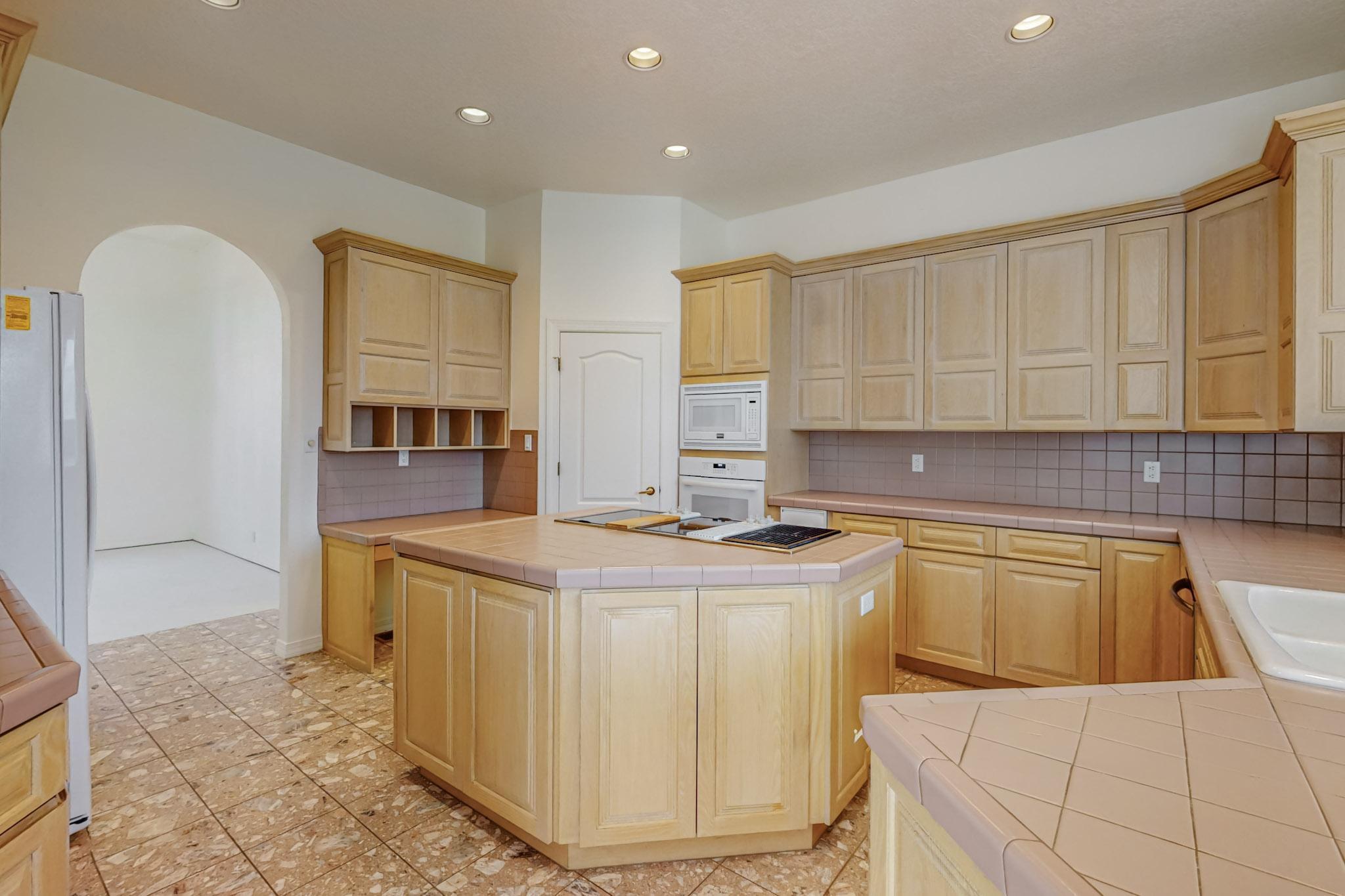 11736 Sky Valley Way NE