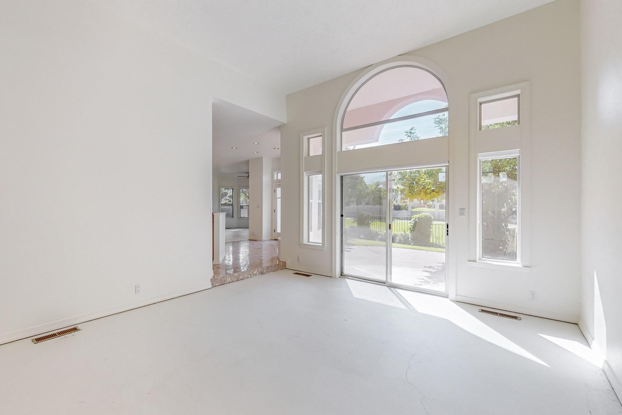 11736 Sky Valley Way NE