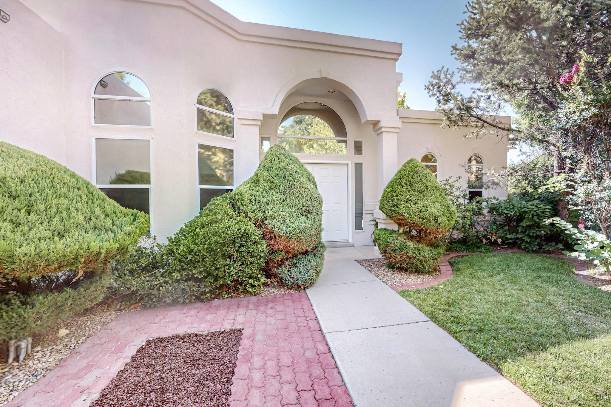 11736 Sky Valley Way NE