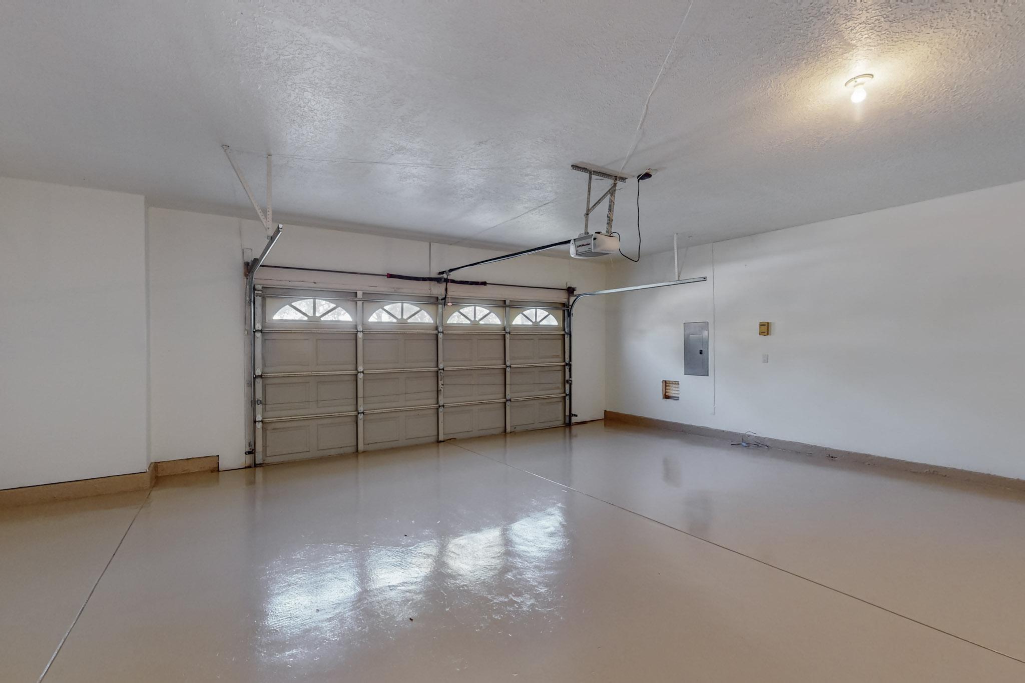 11736 Sky Valley Way NE