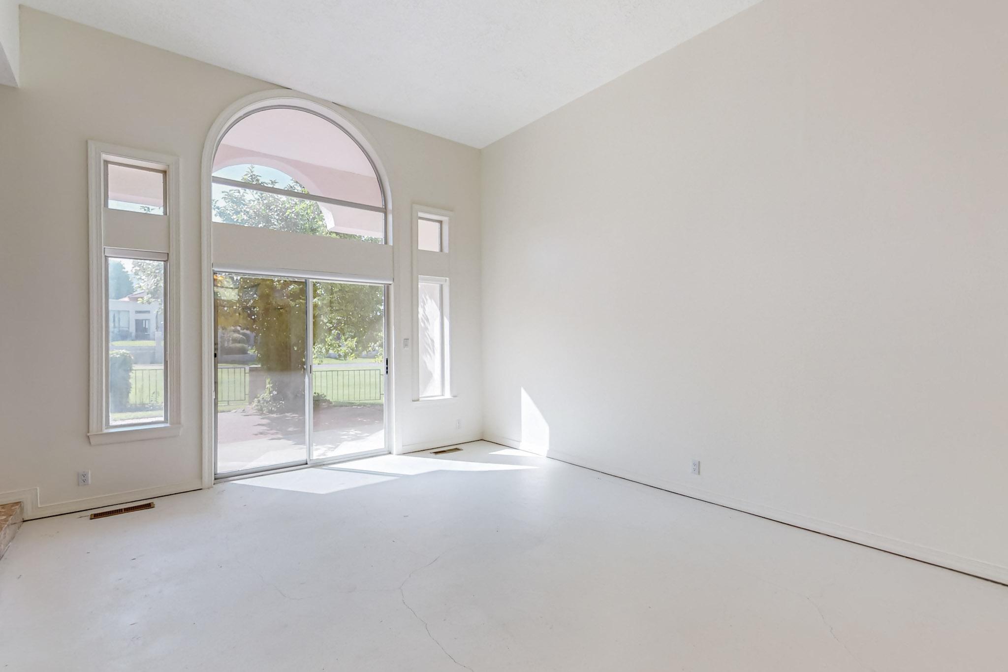 11736 Sky Valley Way NE