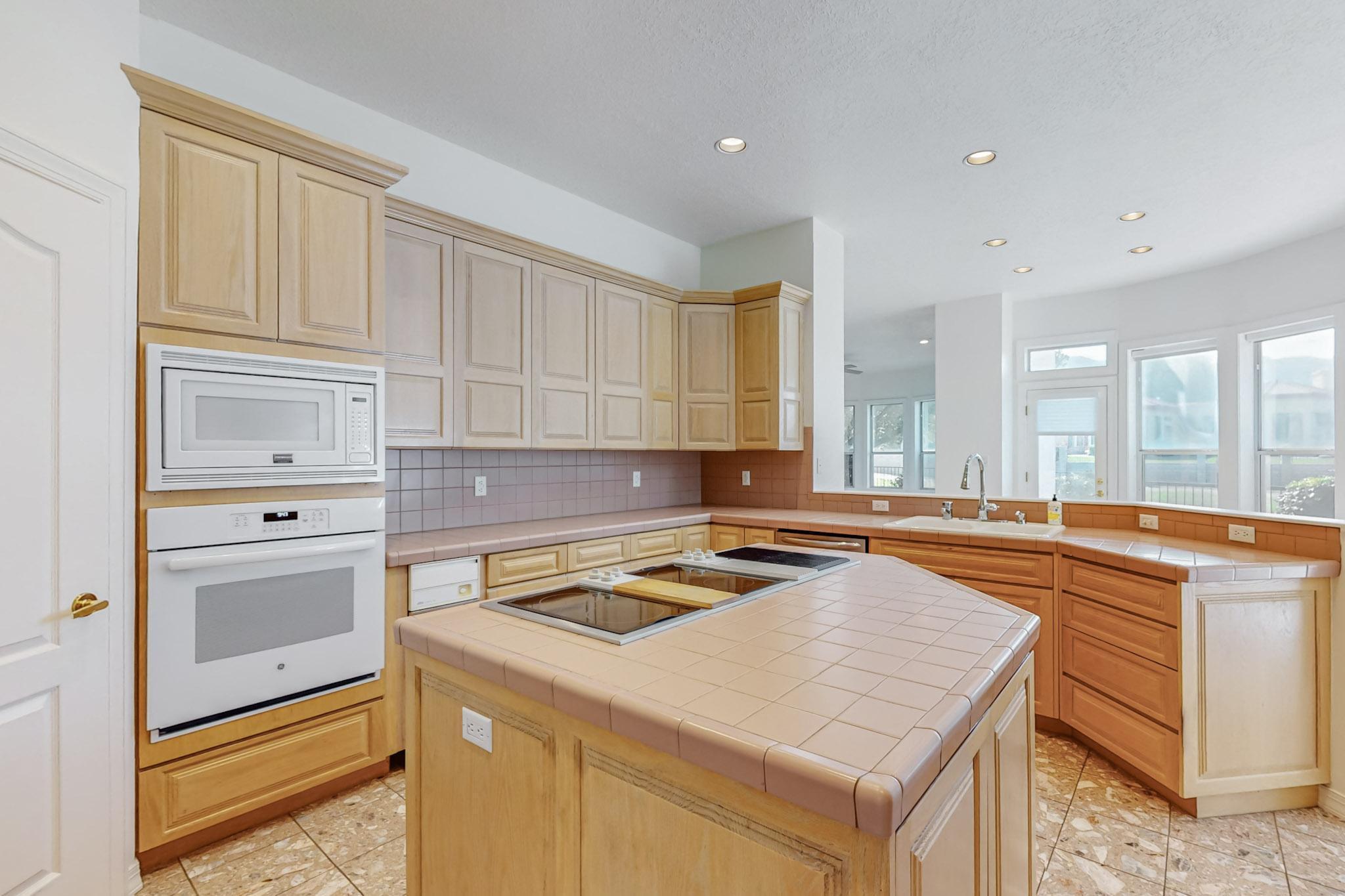 11736 Sky Valley Way NE