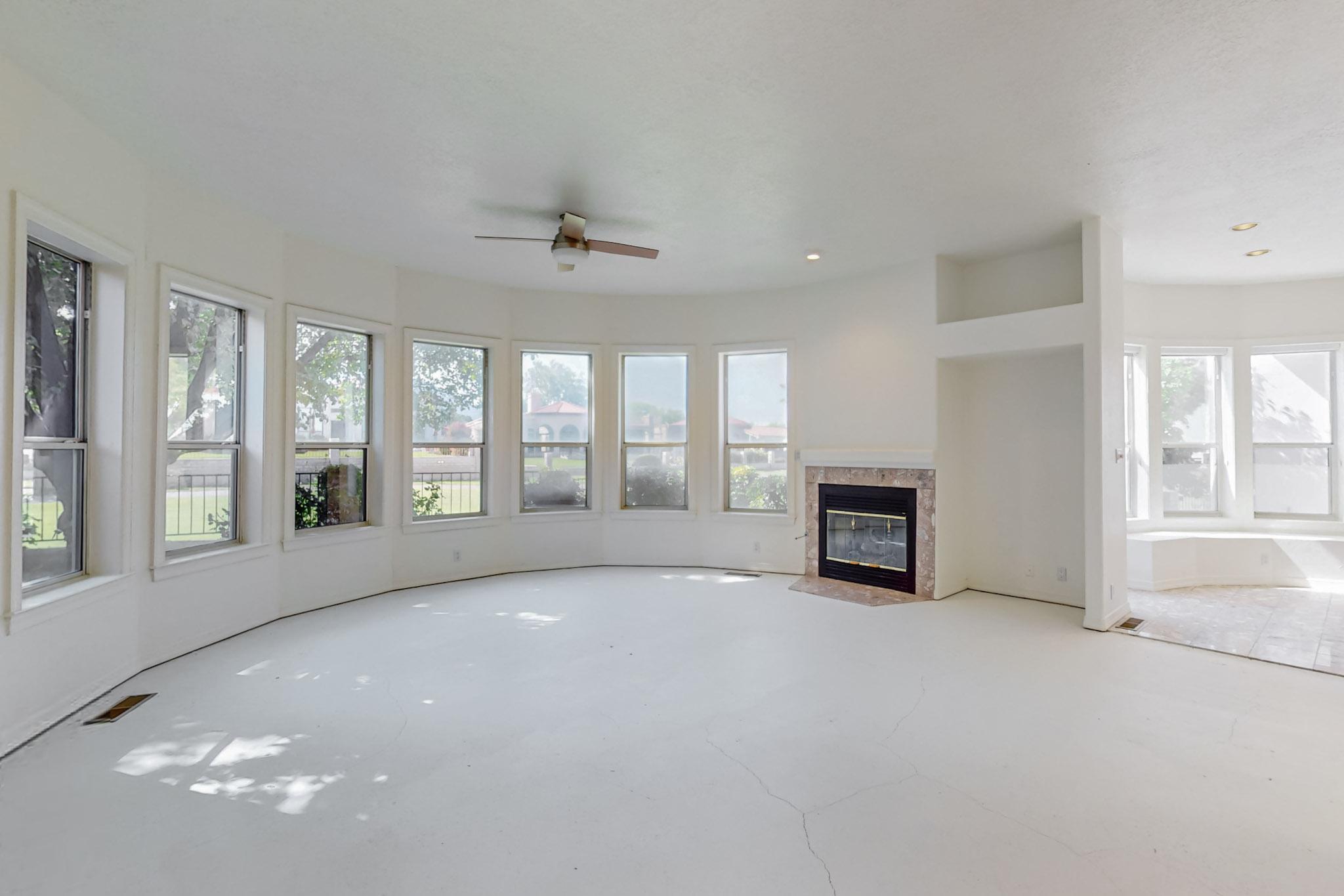 11736 Sky Valley Way NE