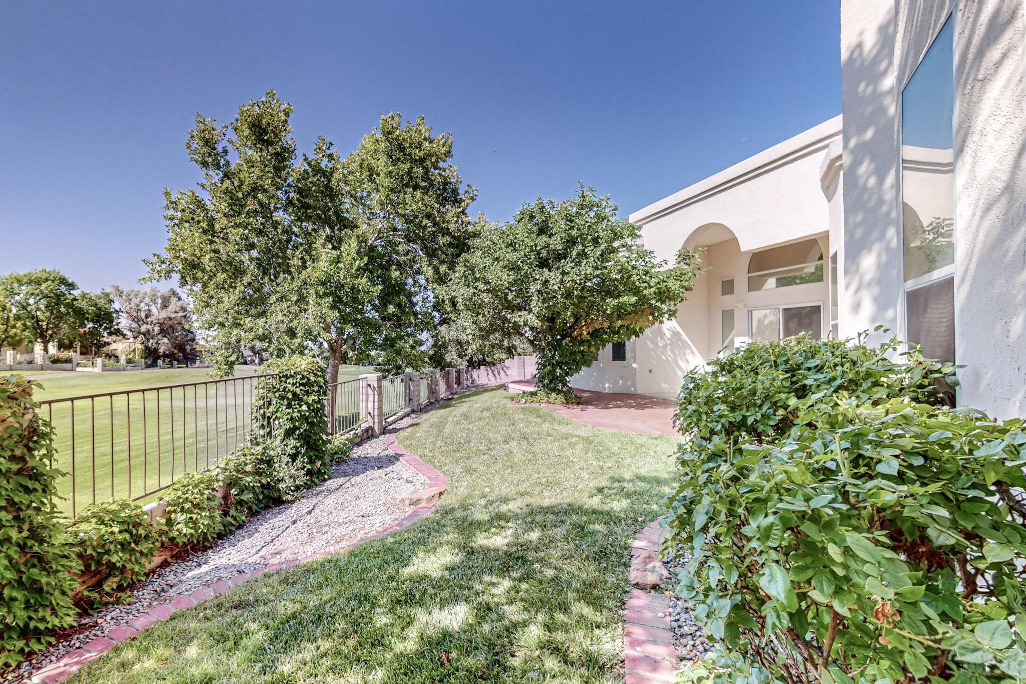 11736 Sky Valley Way NE