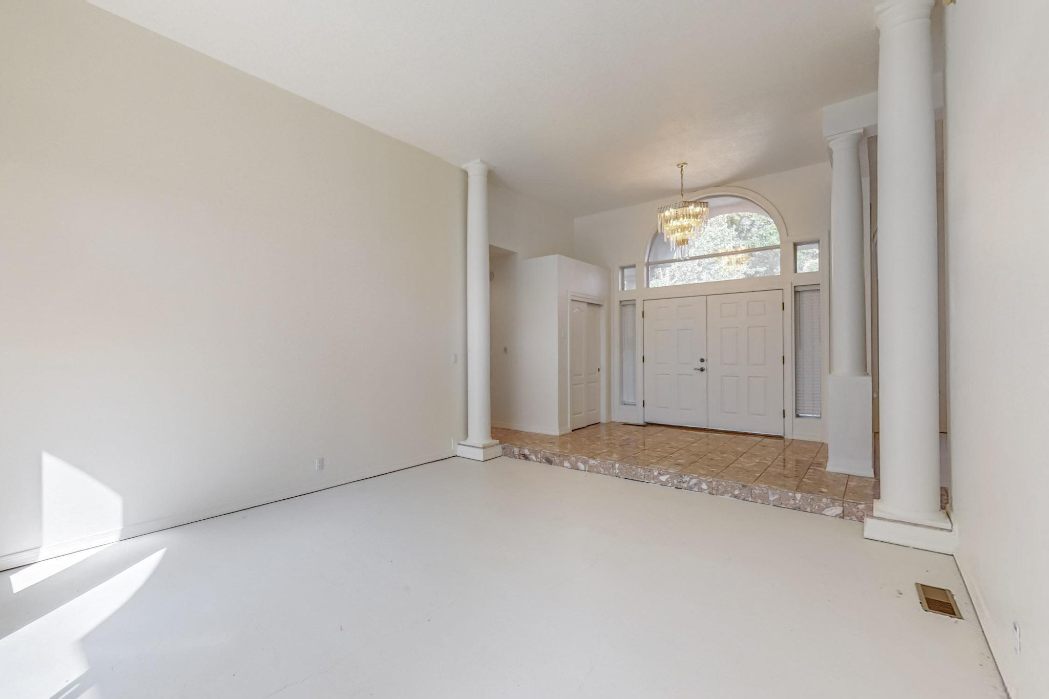 11736 Sky Valley Way NE