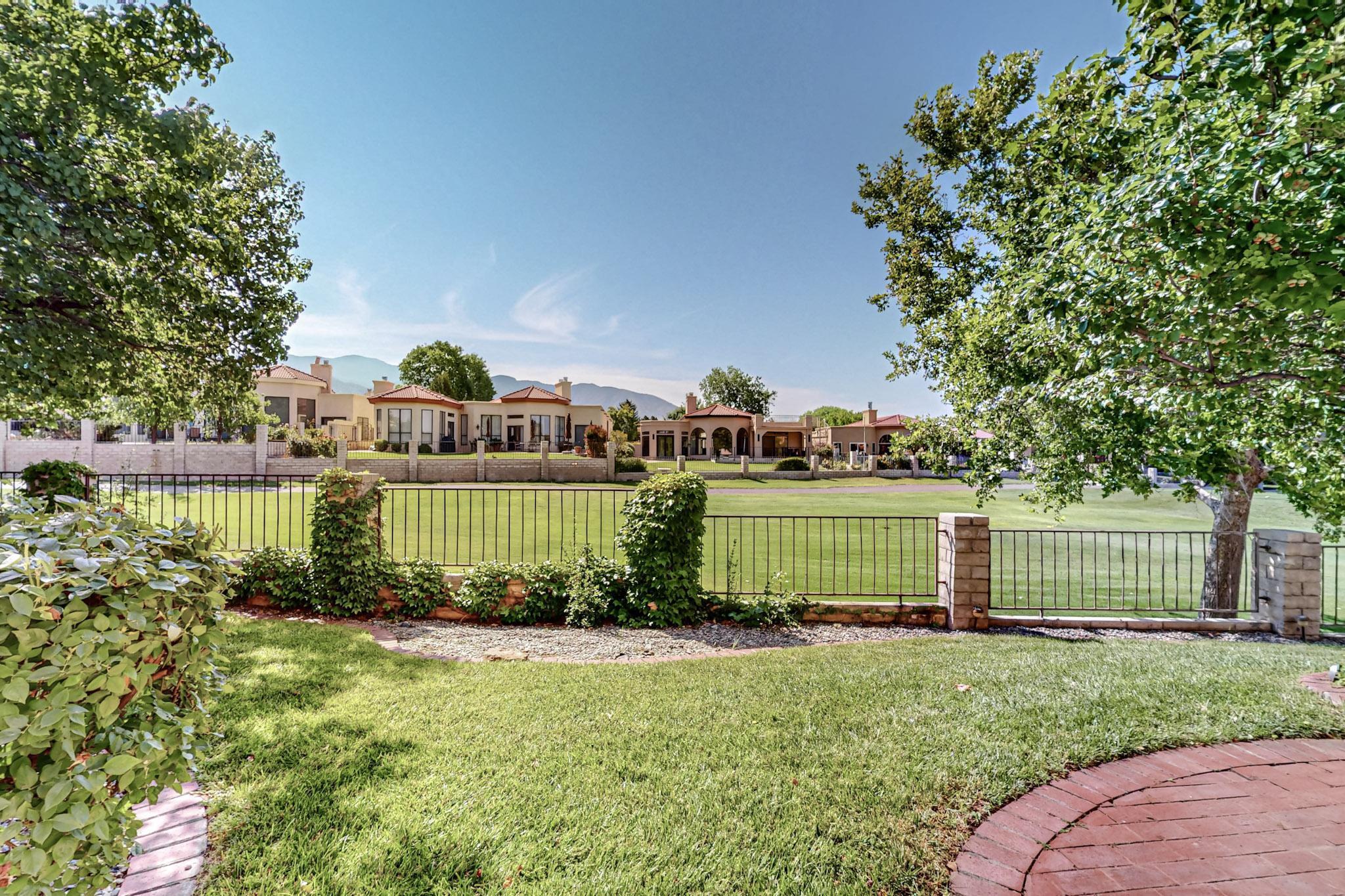 11736 Sky Valley Way NE