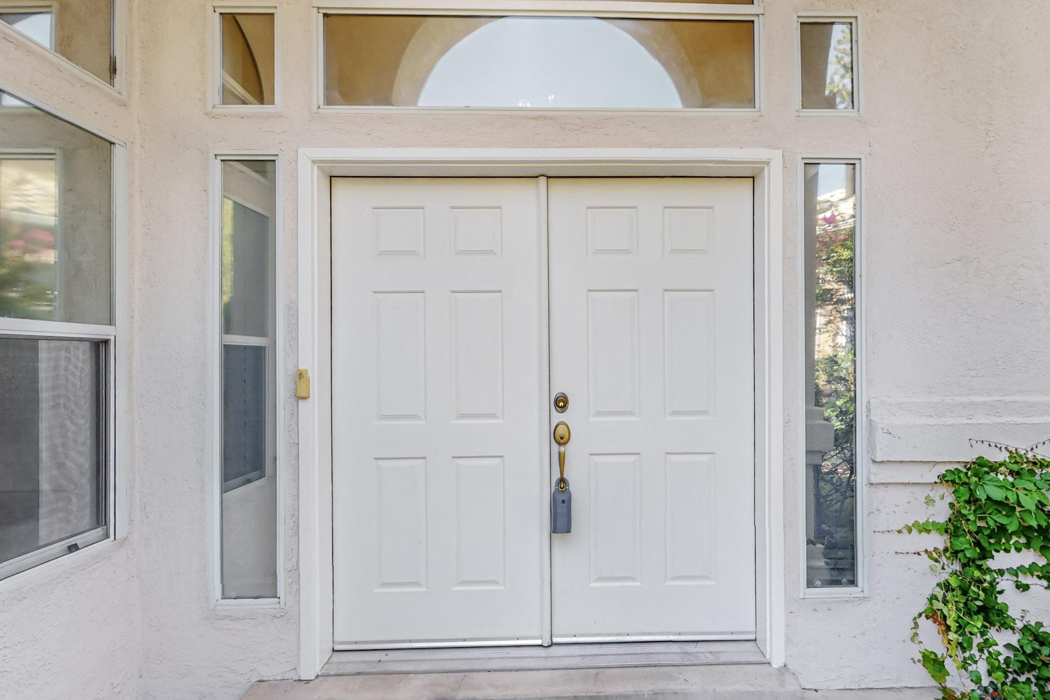 11736 Sky Valley Way NE