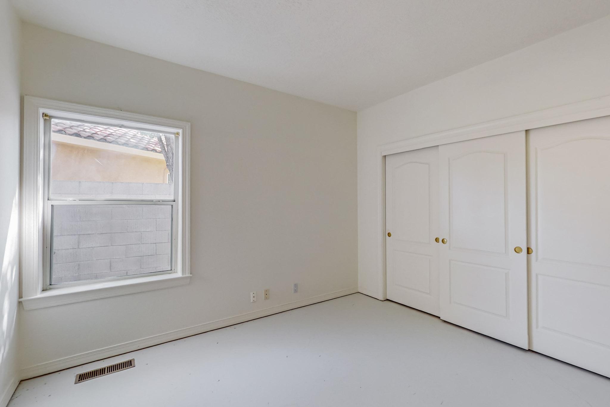 11736 Sky Valley Way NE