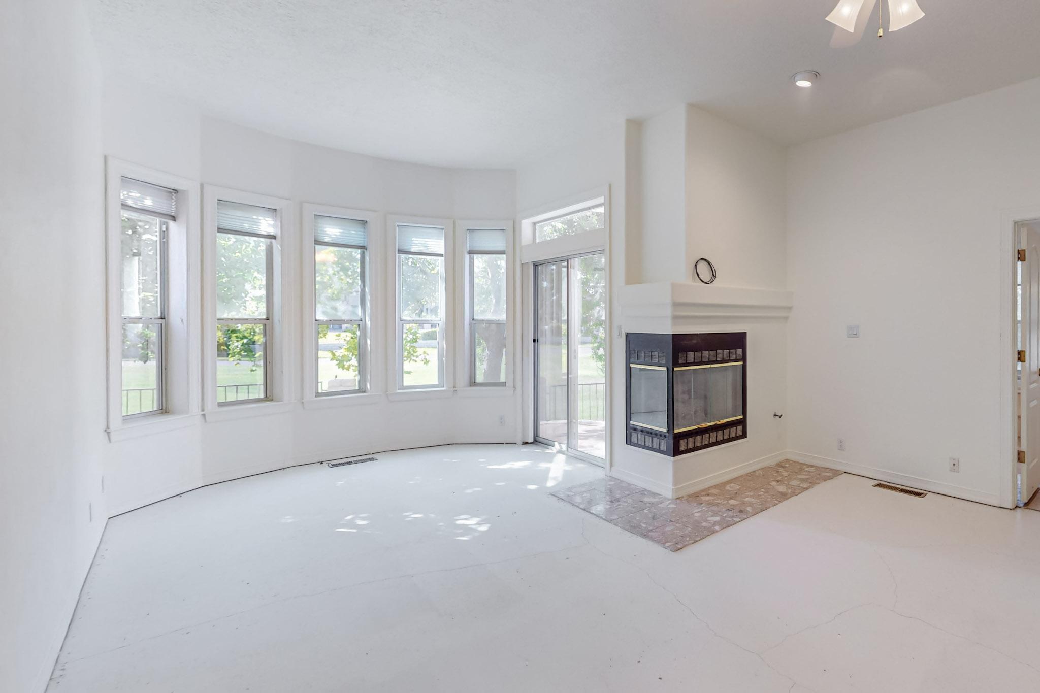 11736 Sky Valley Way NE