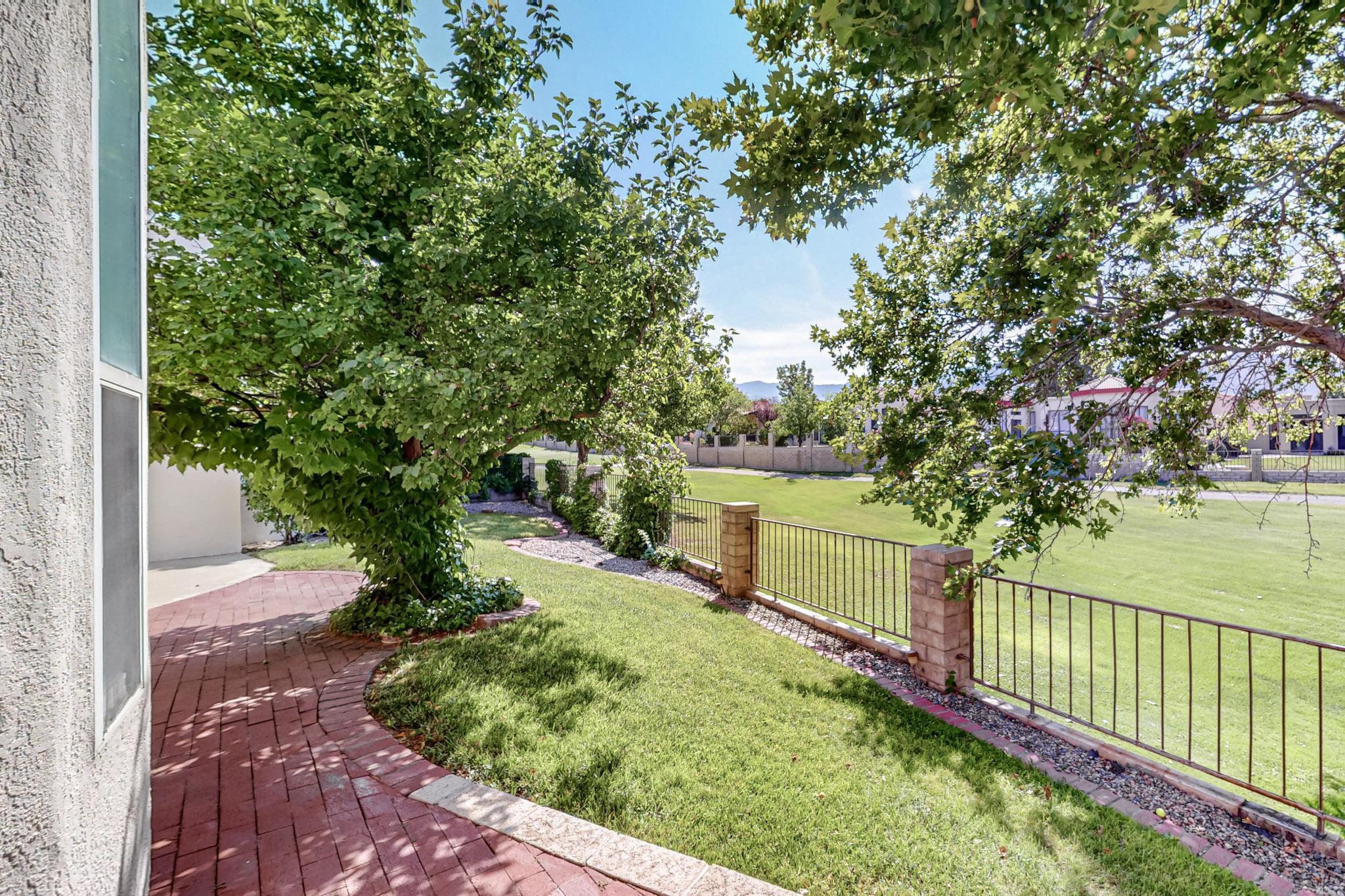 11736 Sky Valley Way NE