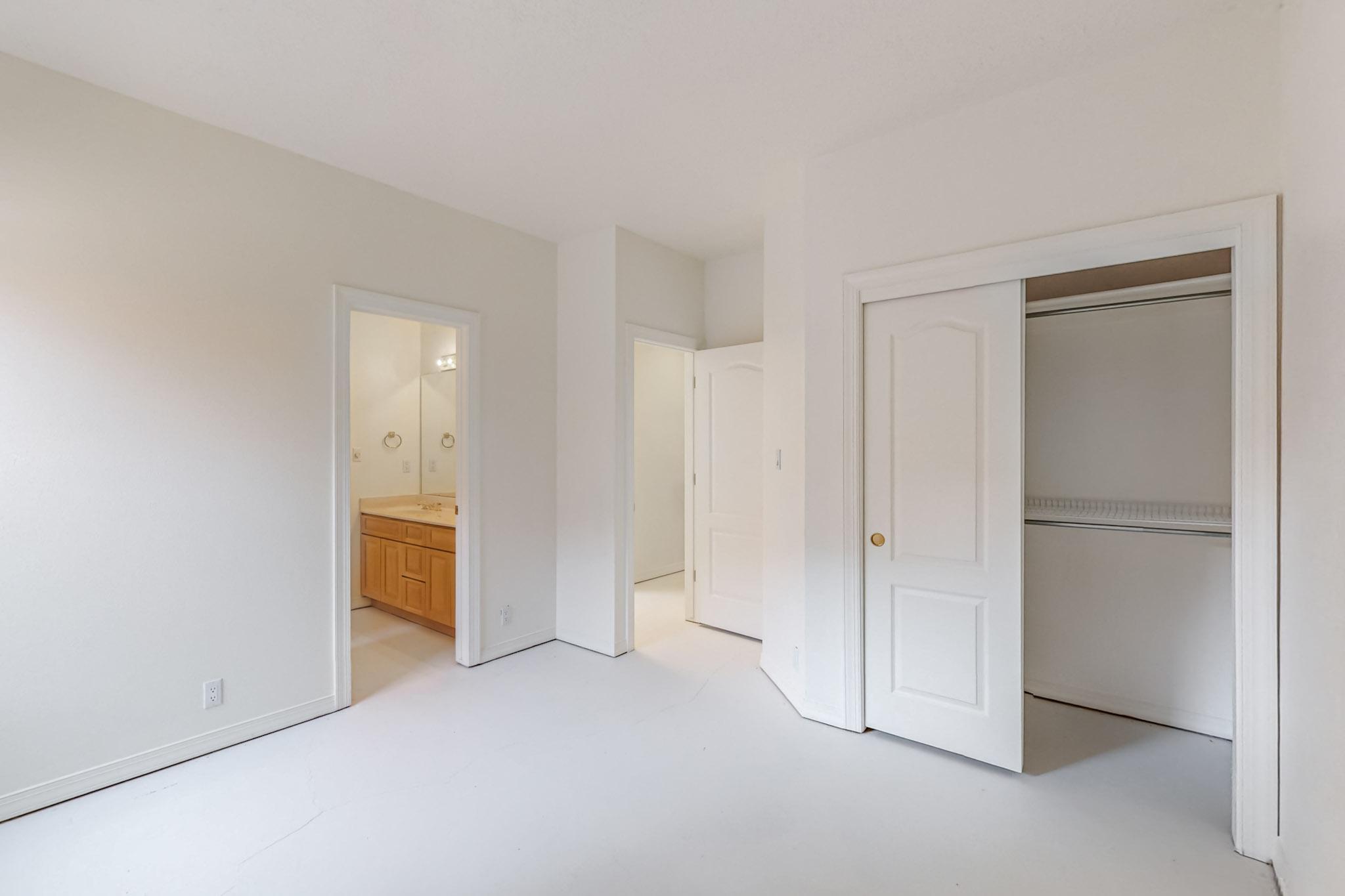 11736 Sky Valley Way NE