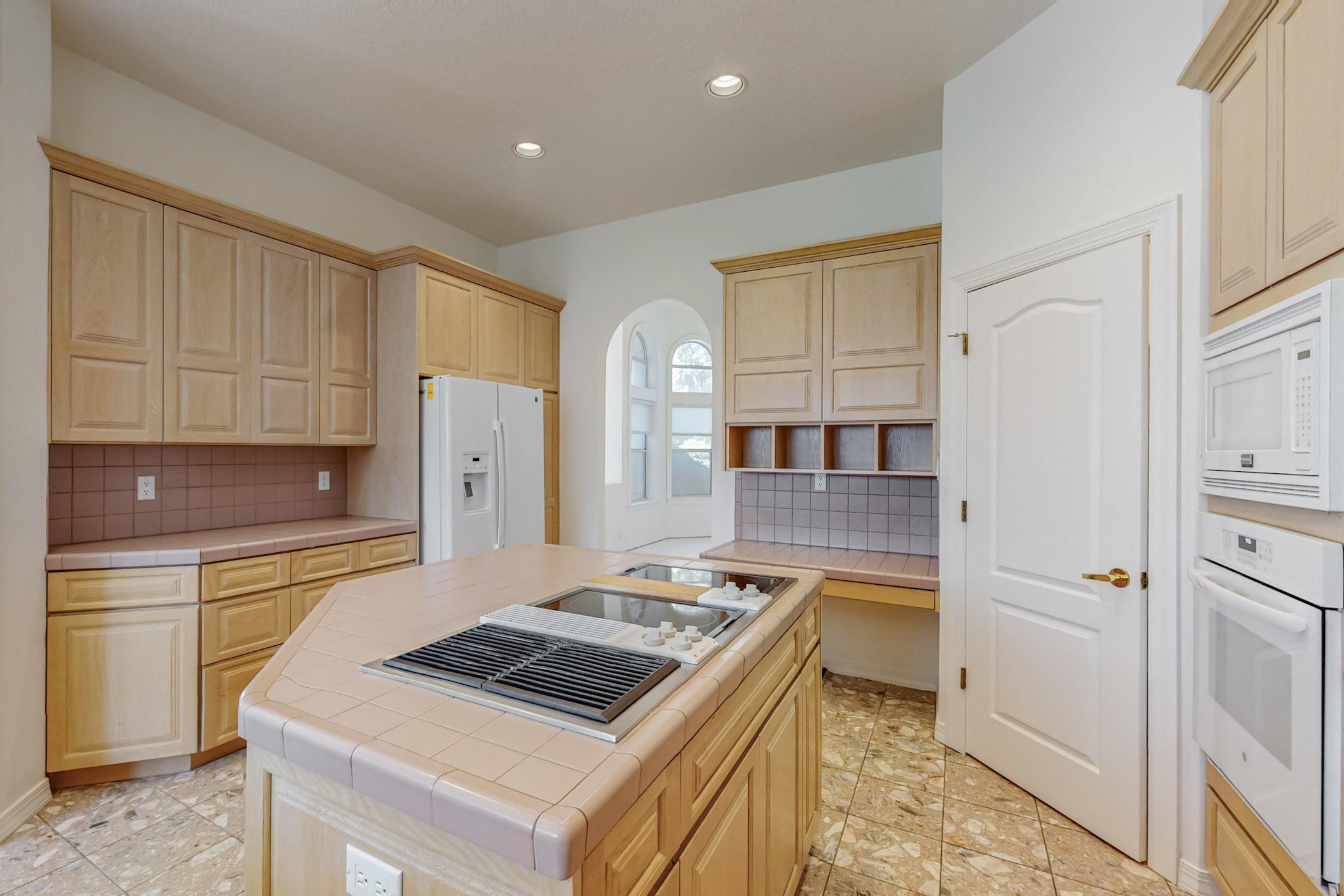 11736 Sky Valley Way NE