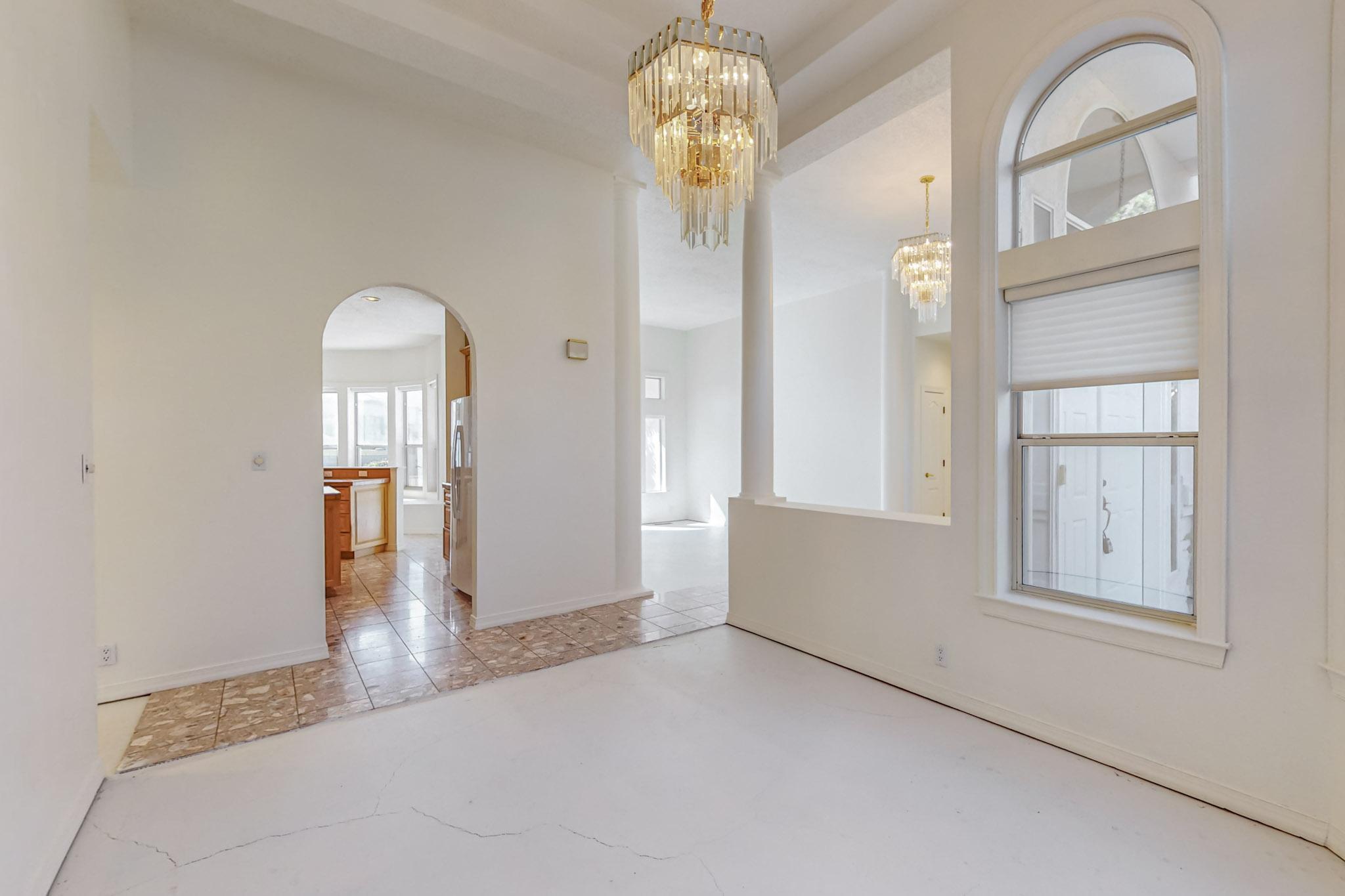 11736 Sky Valley Way NE