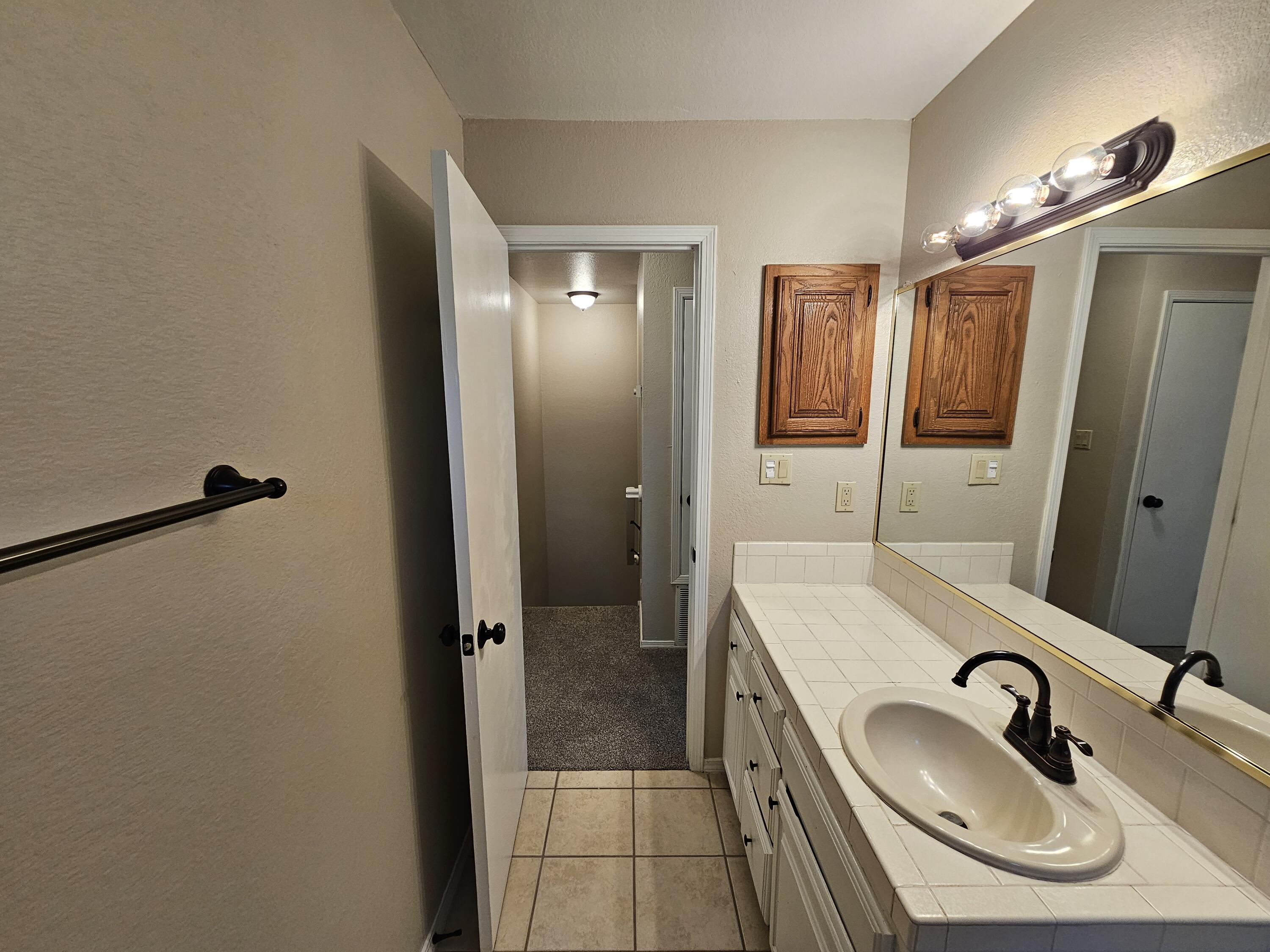 9508 Cargo Avenue NE