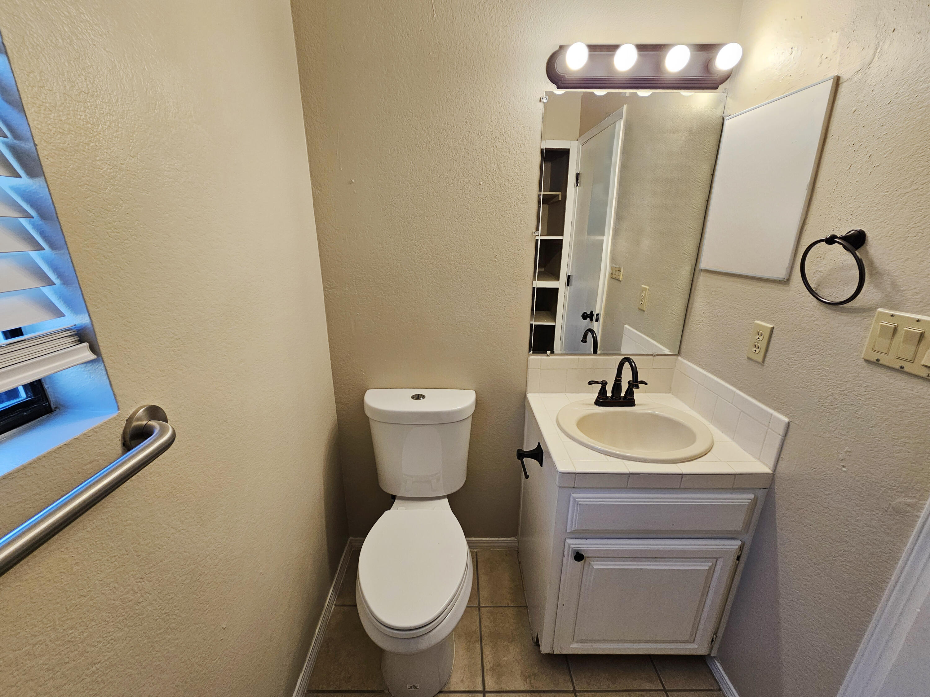 9508 Cargo Avenue NE