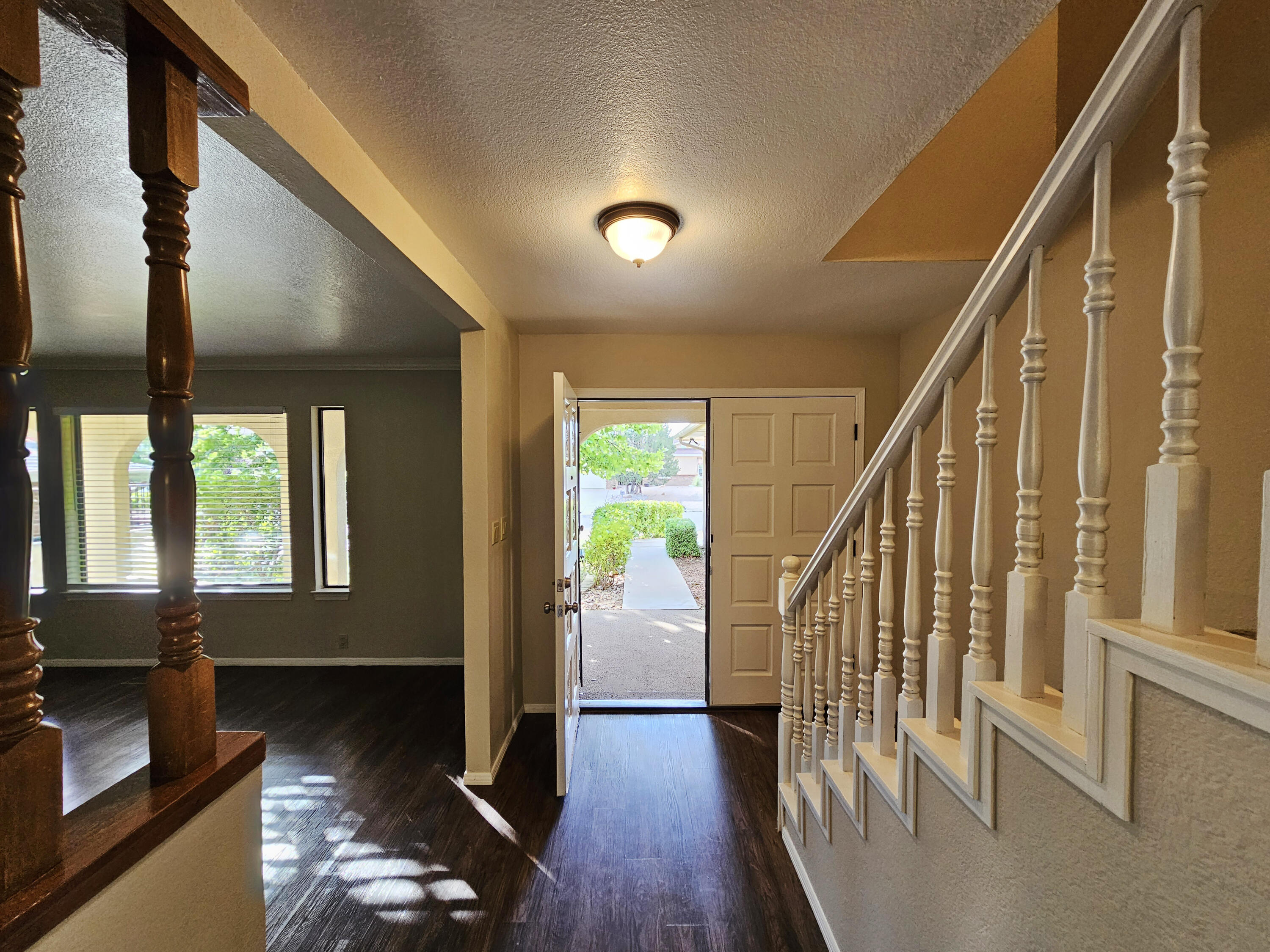 9508 Cargo Avenue NE