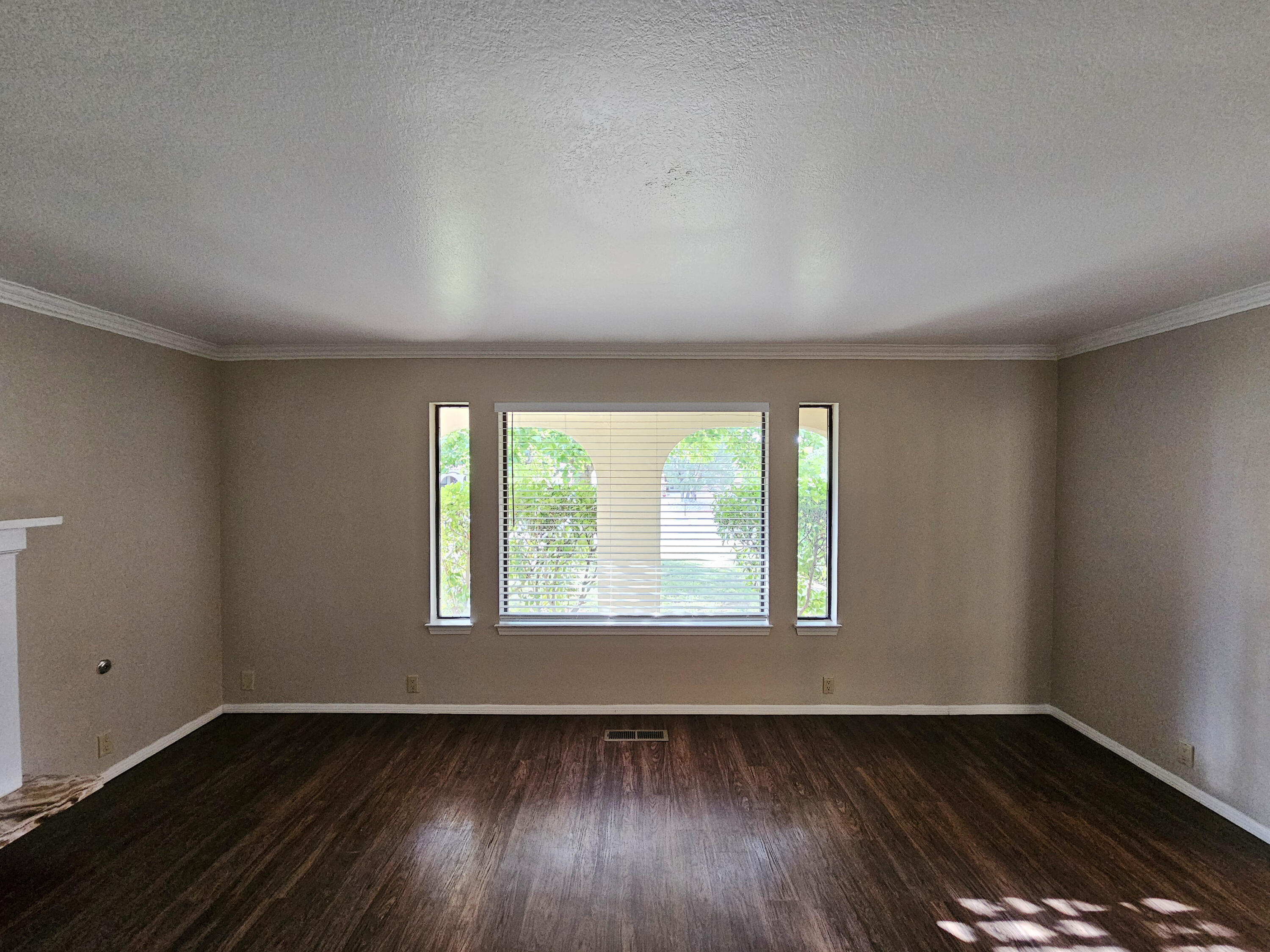 9508 Cargo Avenue NE