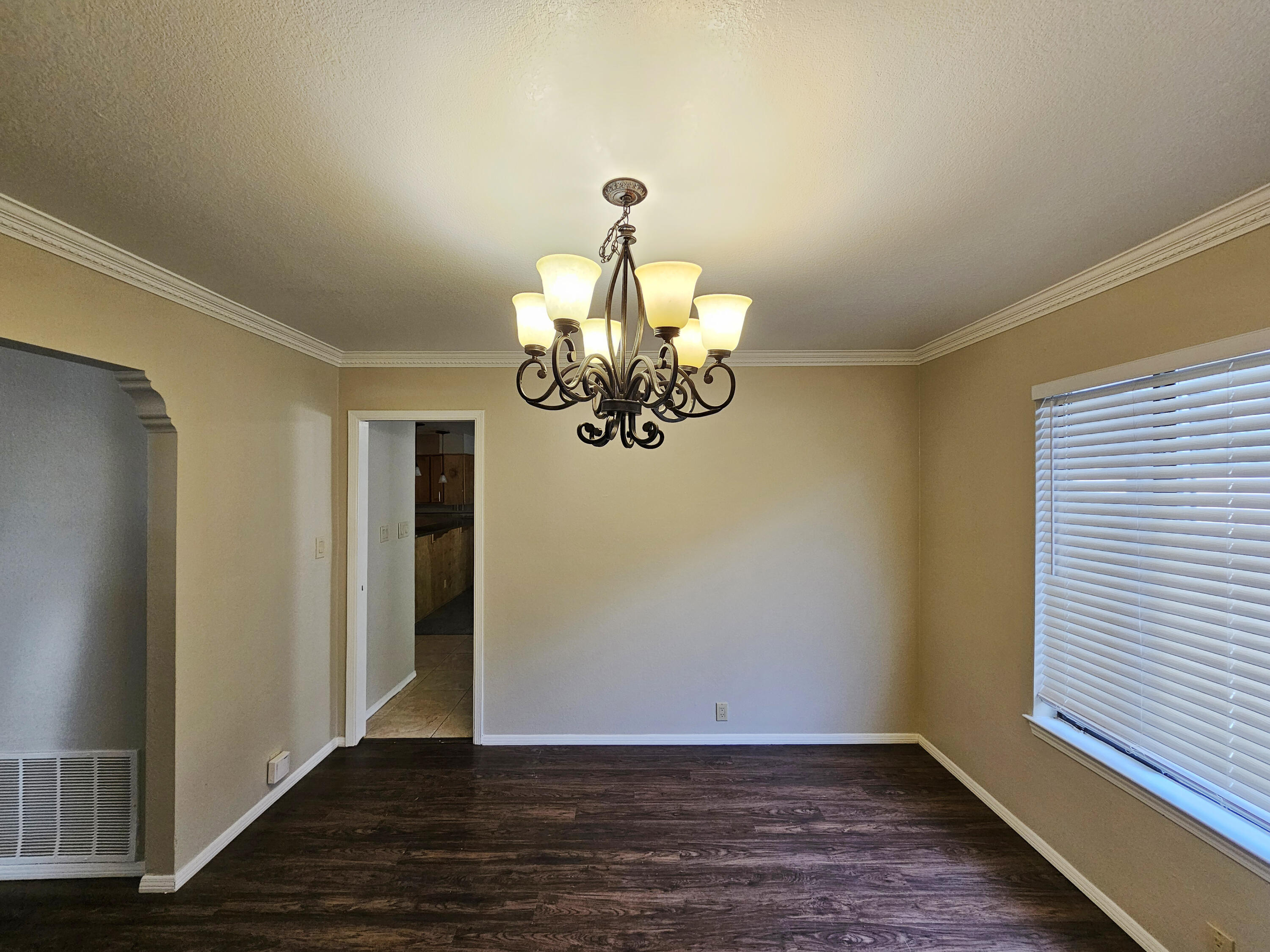 9508 Cargo Avenue NE