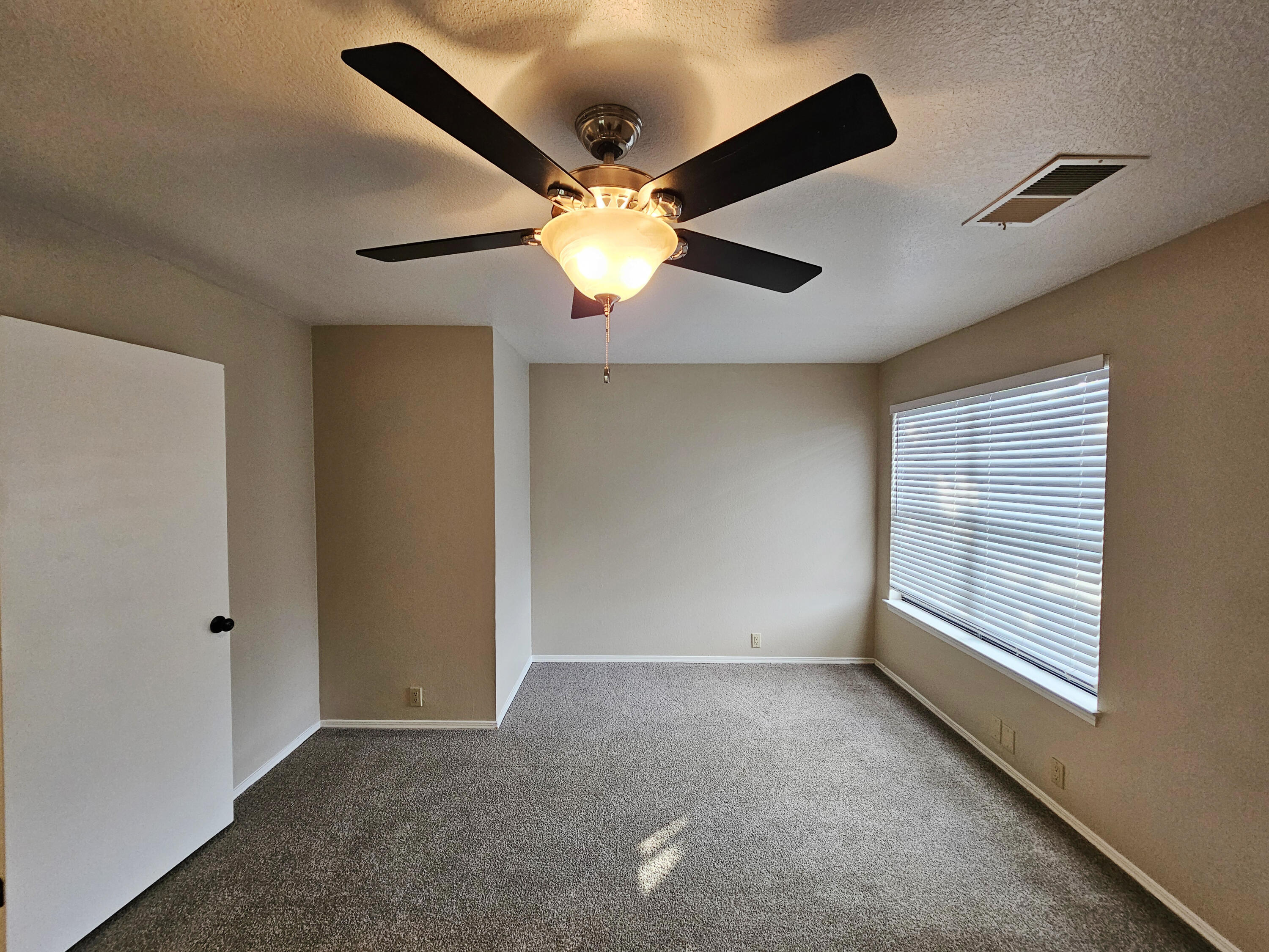 9508 Cargo Avenue NE