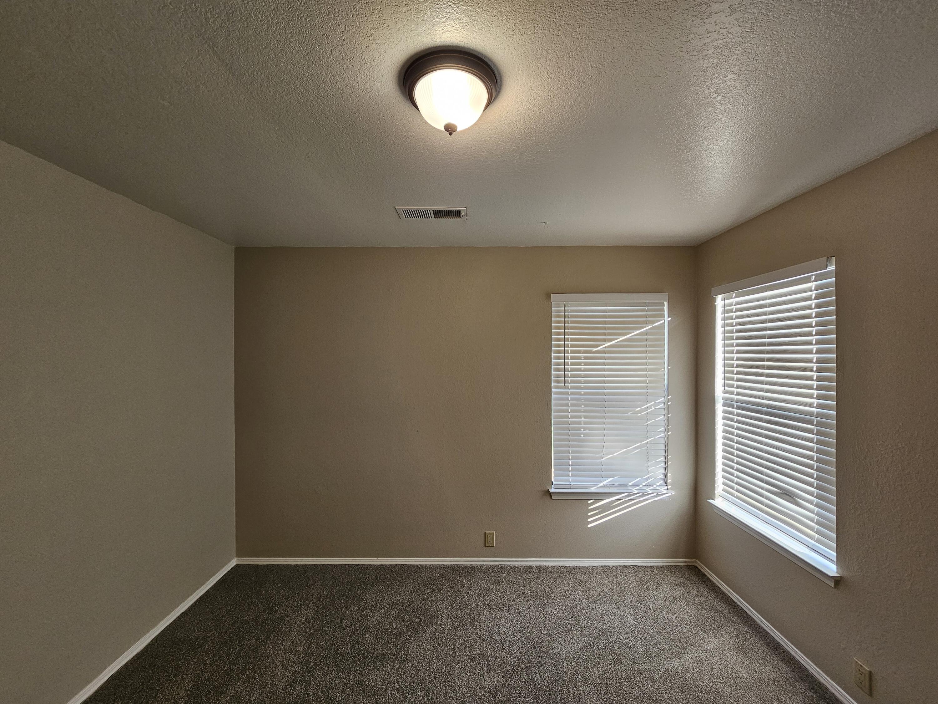 9508 Cargo Avenue NE