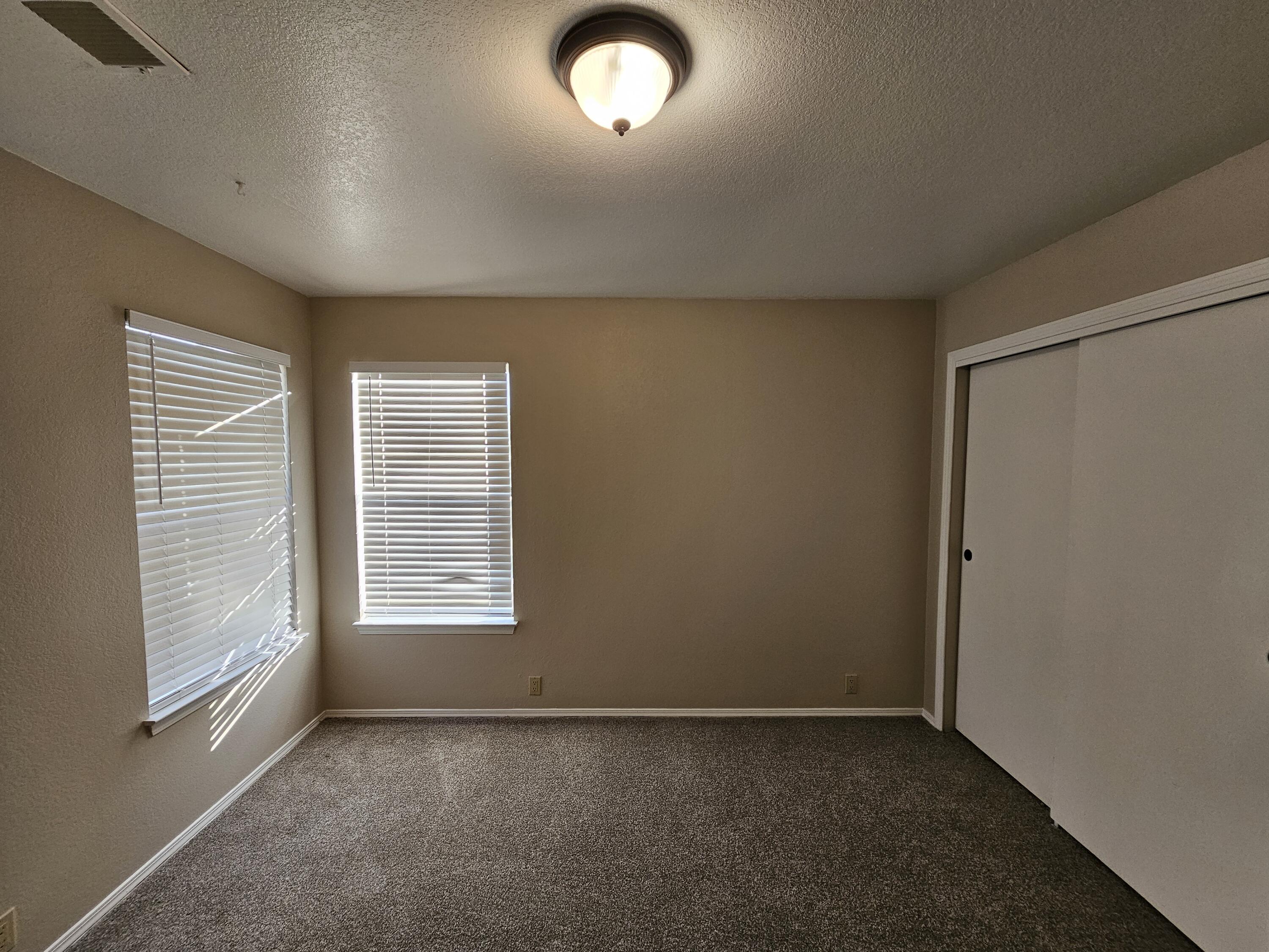 9508 Cargo Avenue NE