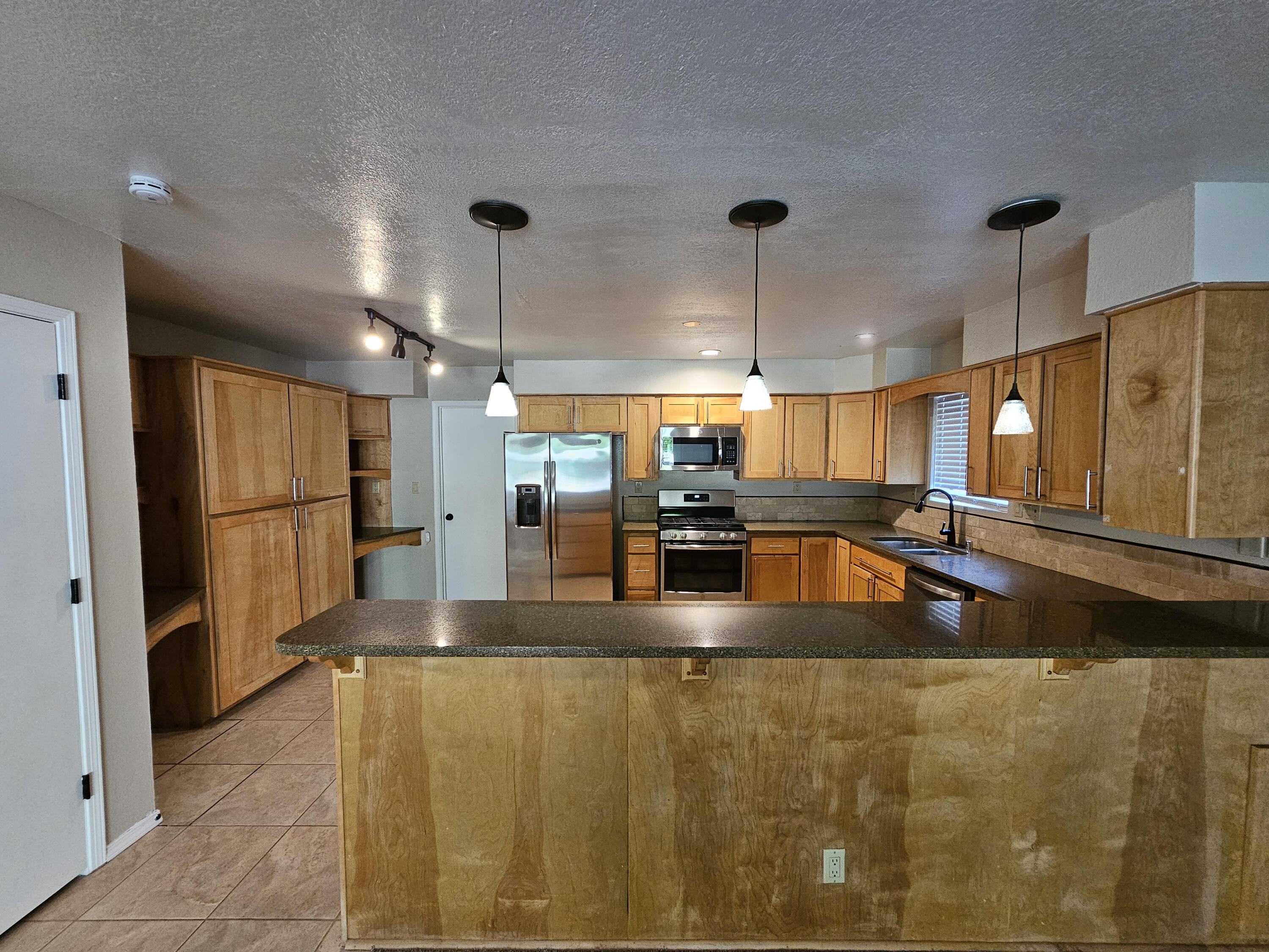 9508 Cargo Avenue NE