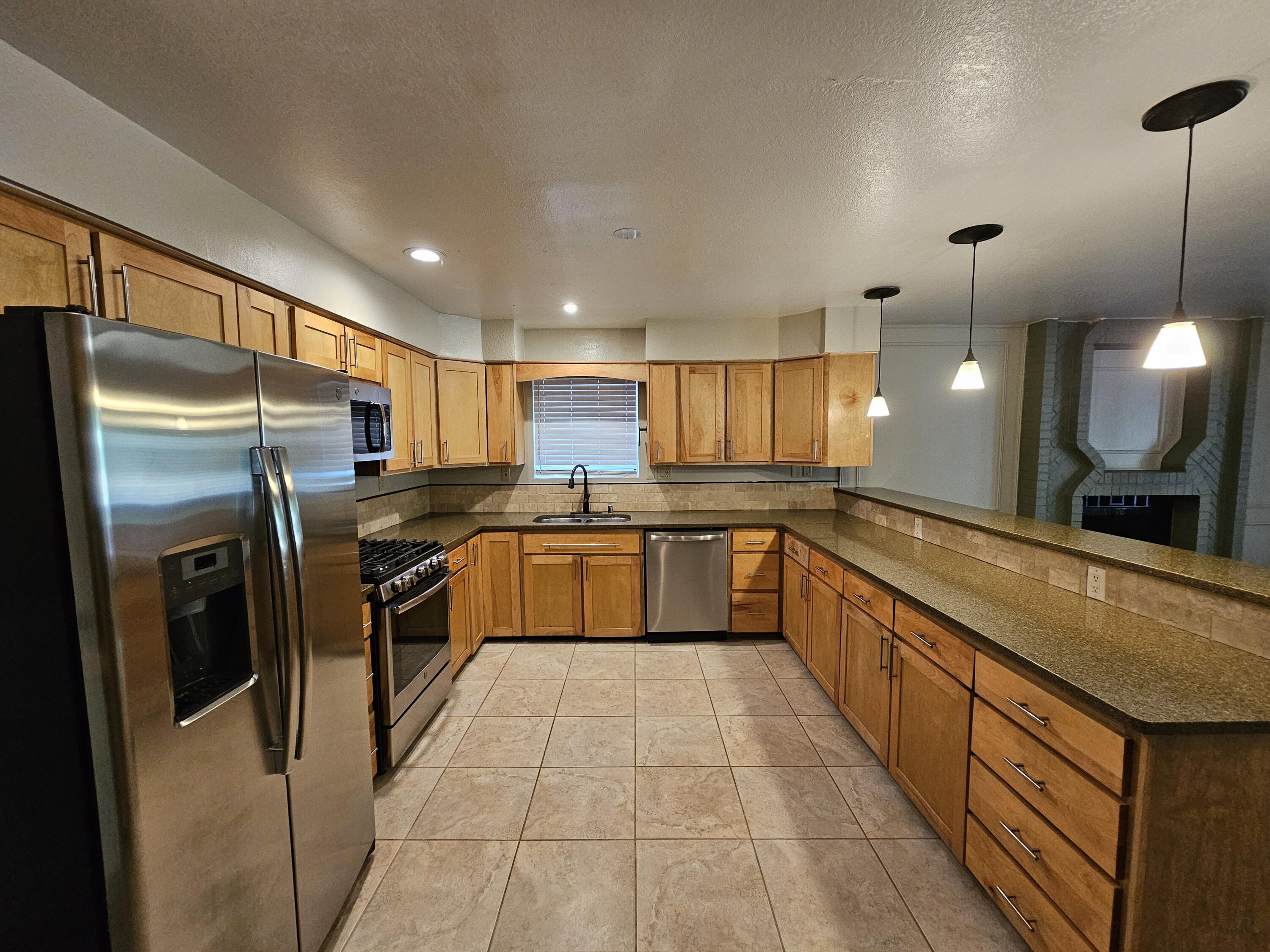 9508 Cargo Avenue NE