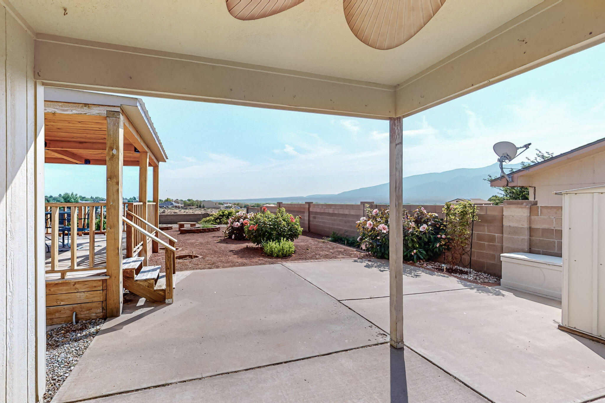 6394 Roadrunner Loop NE