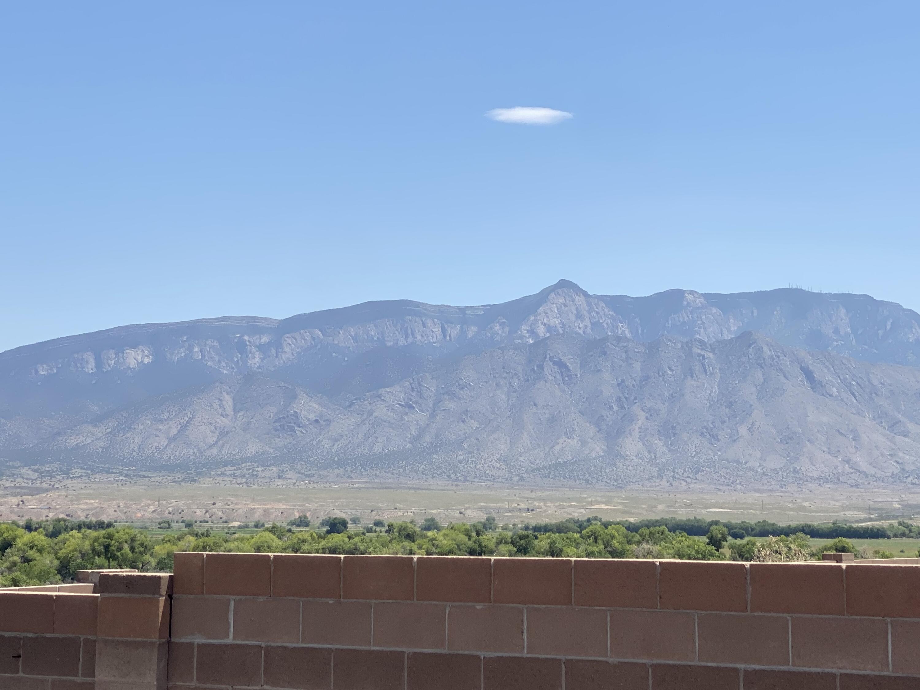 6394 Roadrunner Loop NE