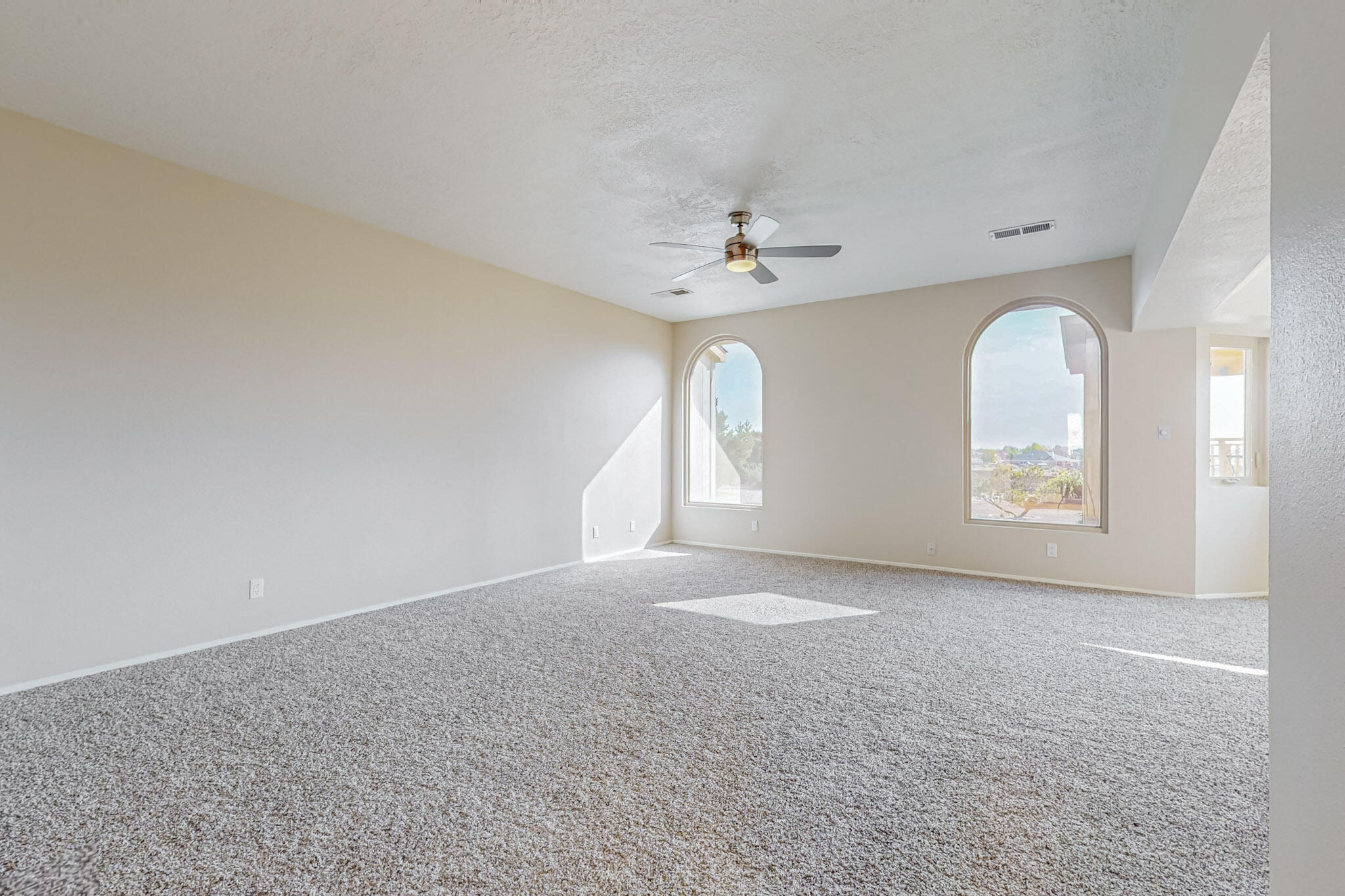 6394 Roadrunner Loop NE