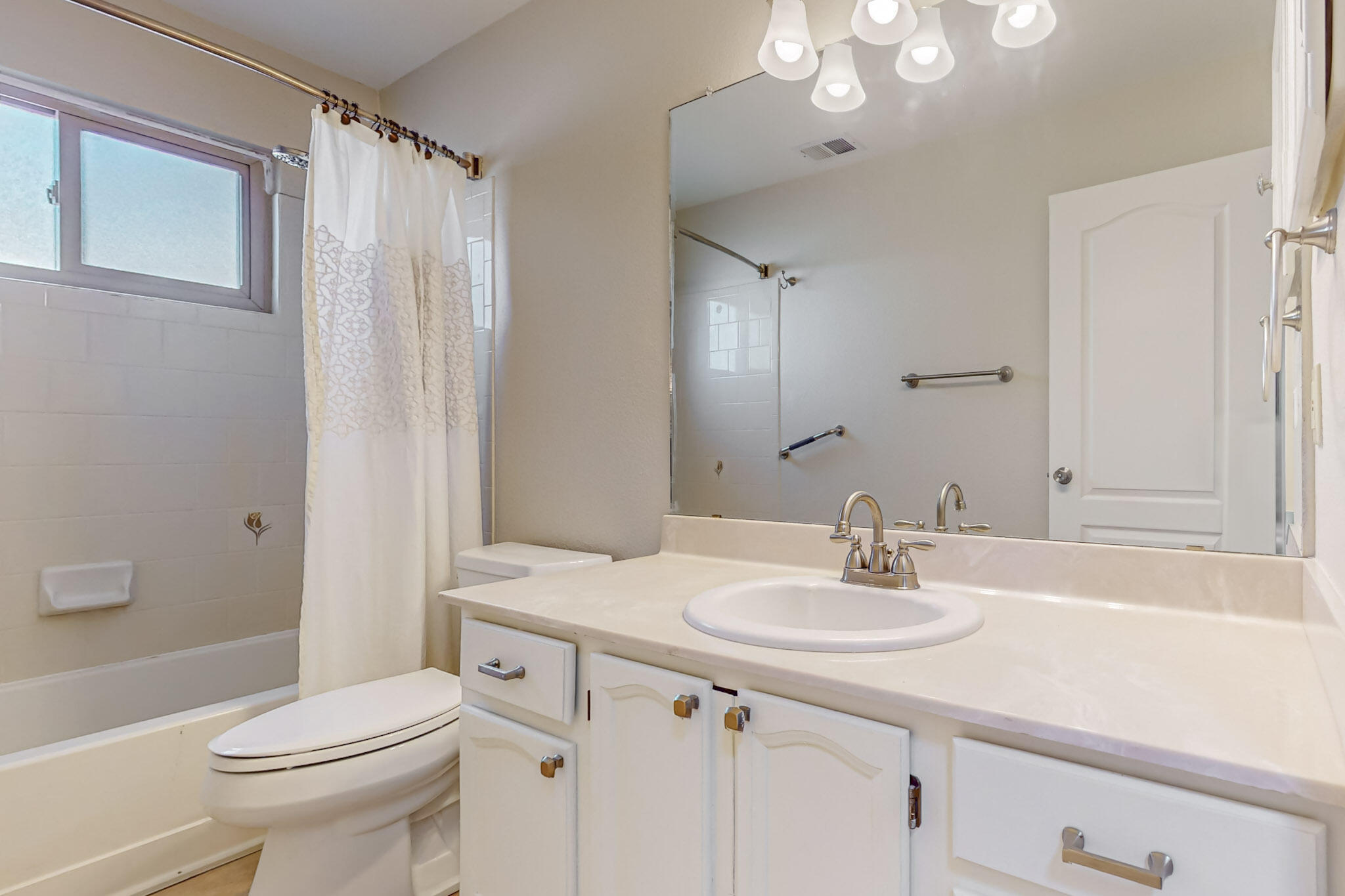 6394 Roadrunner Loop NE