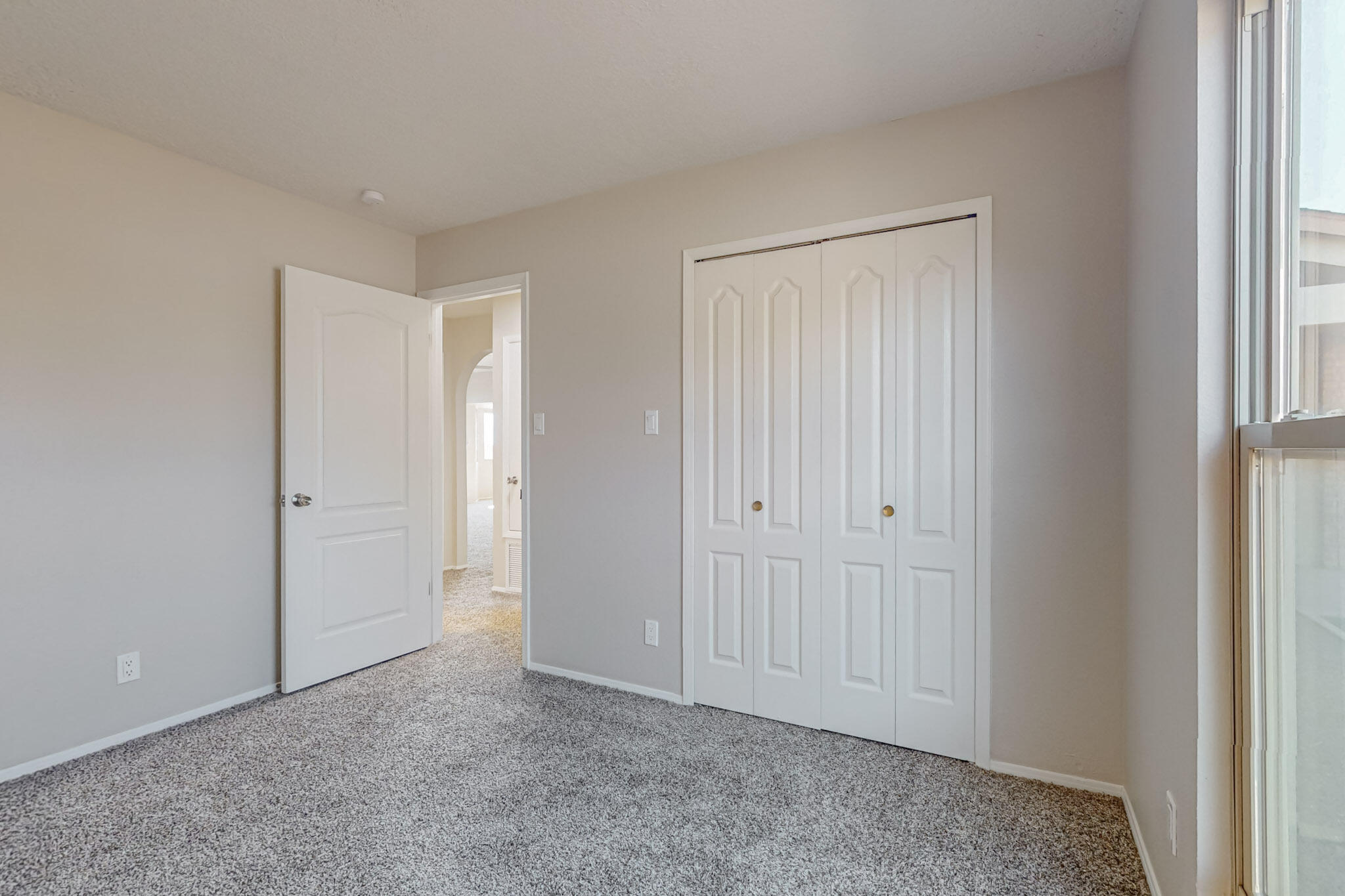 6394 Roadrunner Loop NE