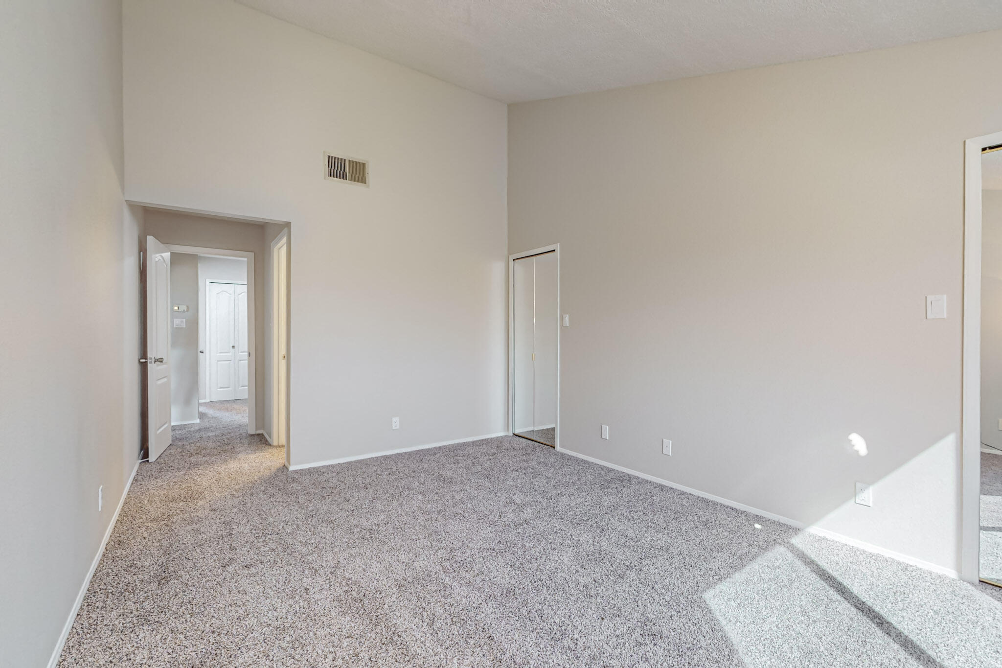 6394 Roadrunner Loop NE