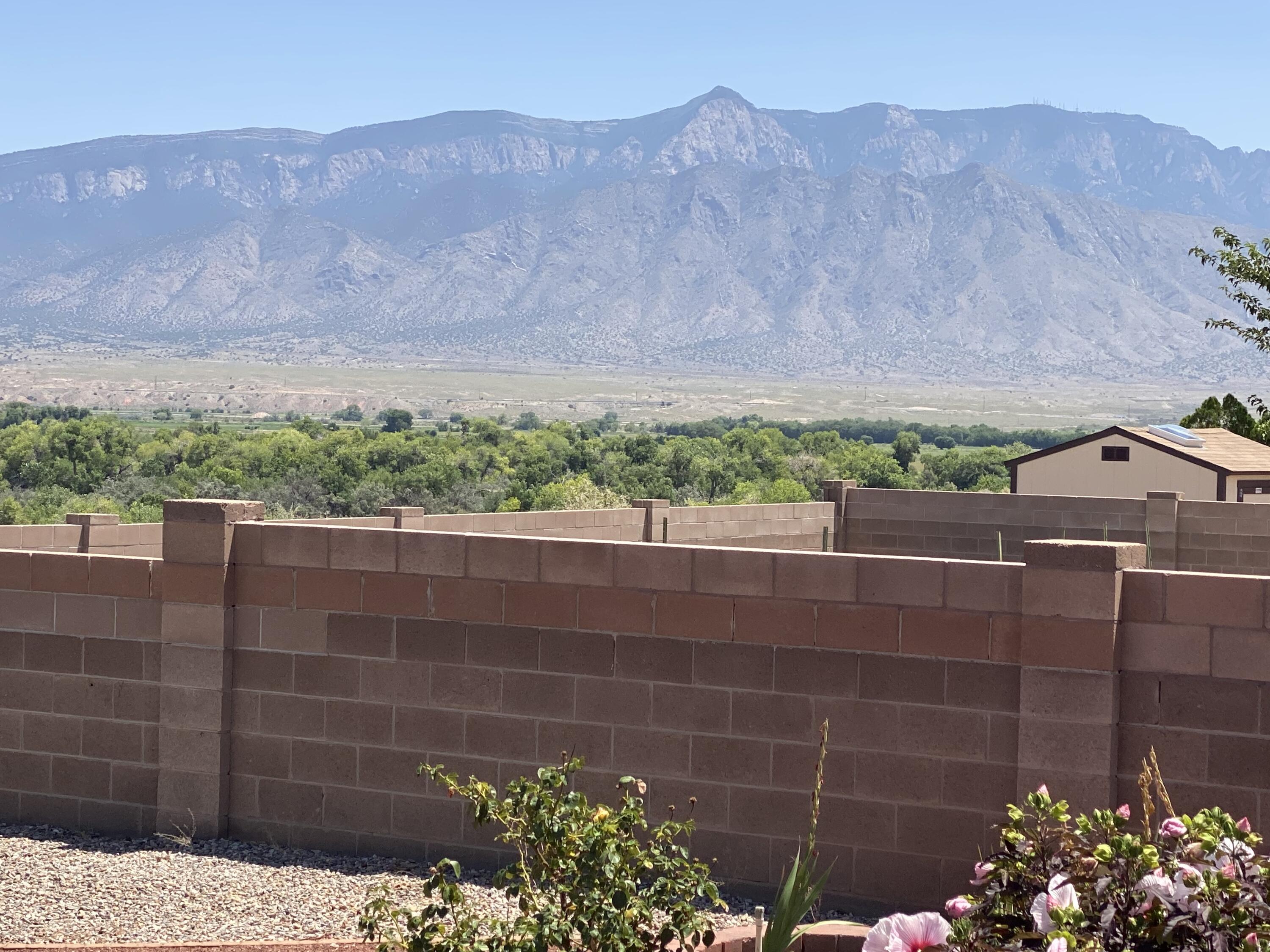 6394 Roadrunner Loop NE