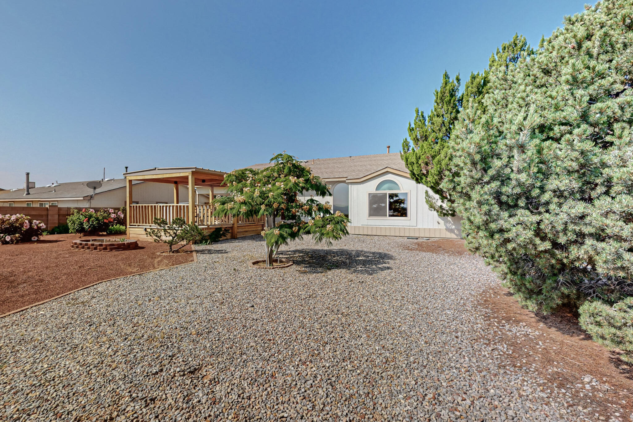 6394 Roadrunner Loop NE