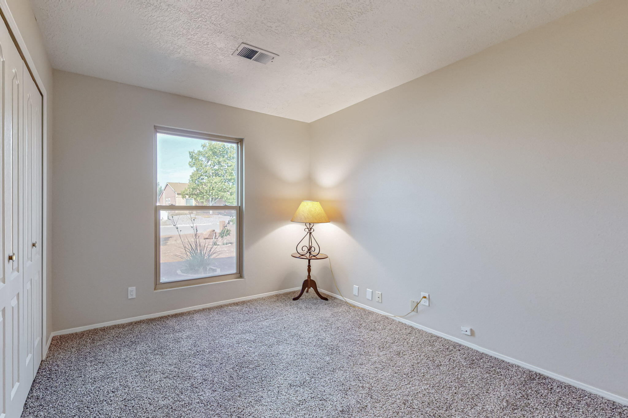 6394 Roadrunner Loop NE