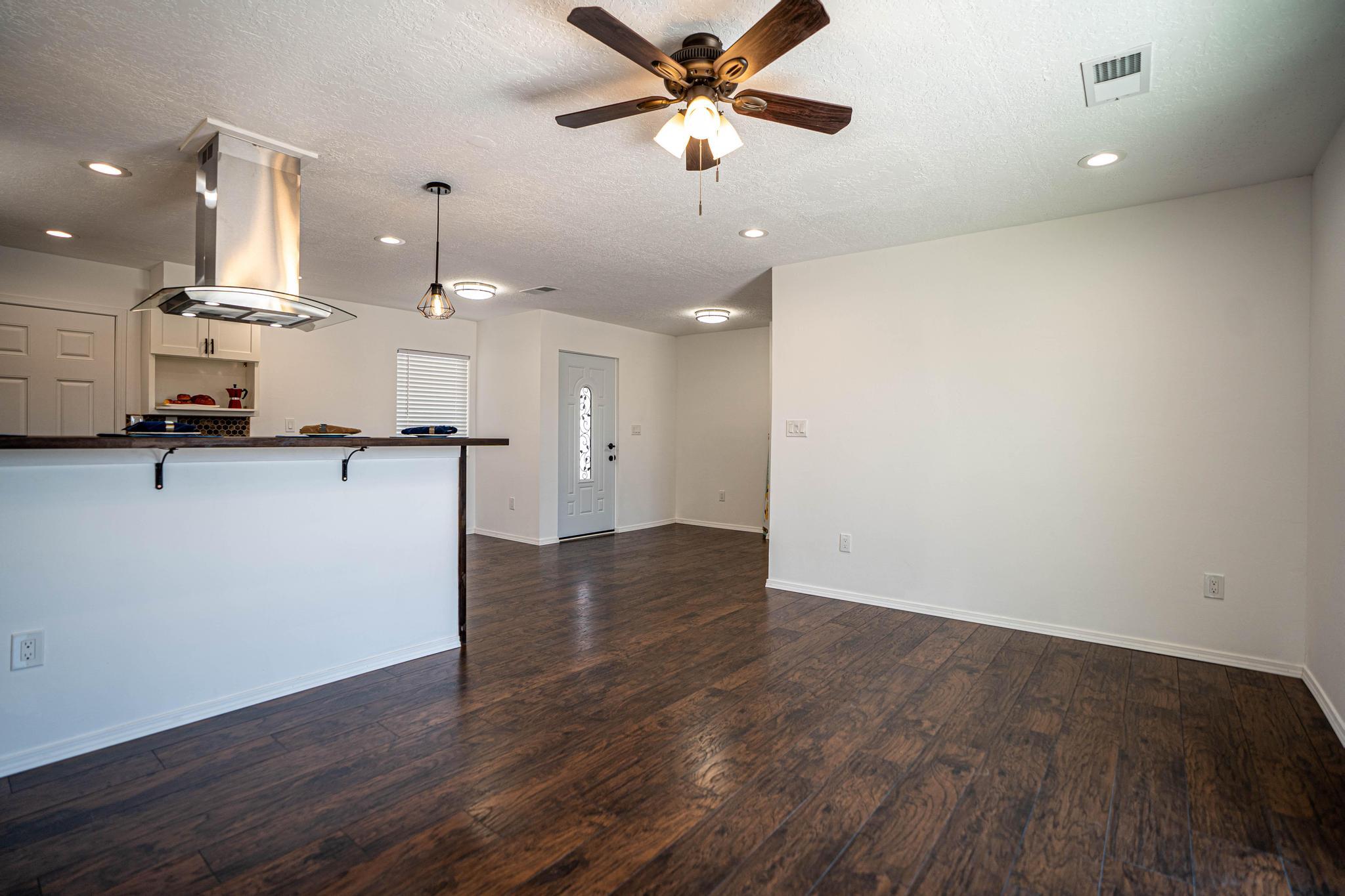 1609 W Gilbert Avenue