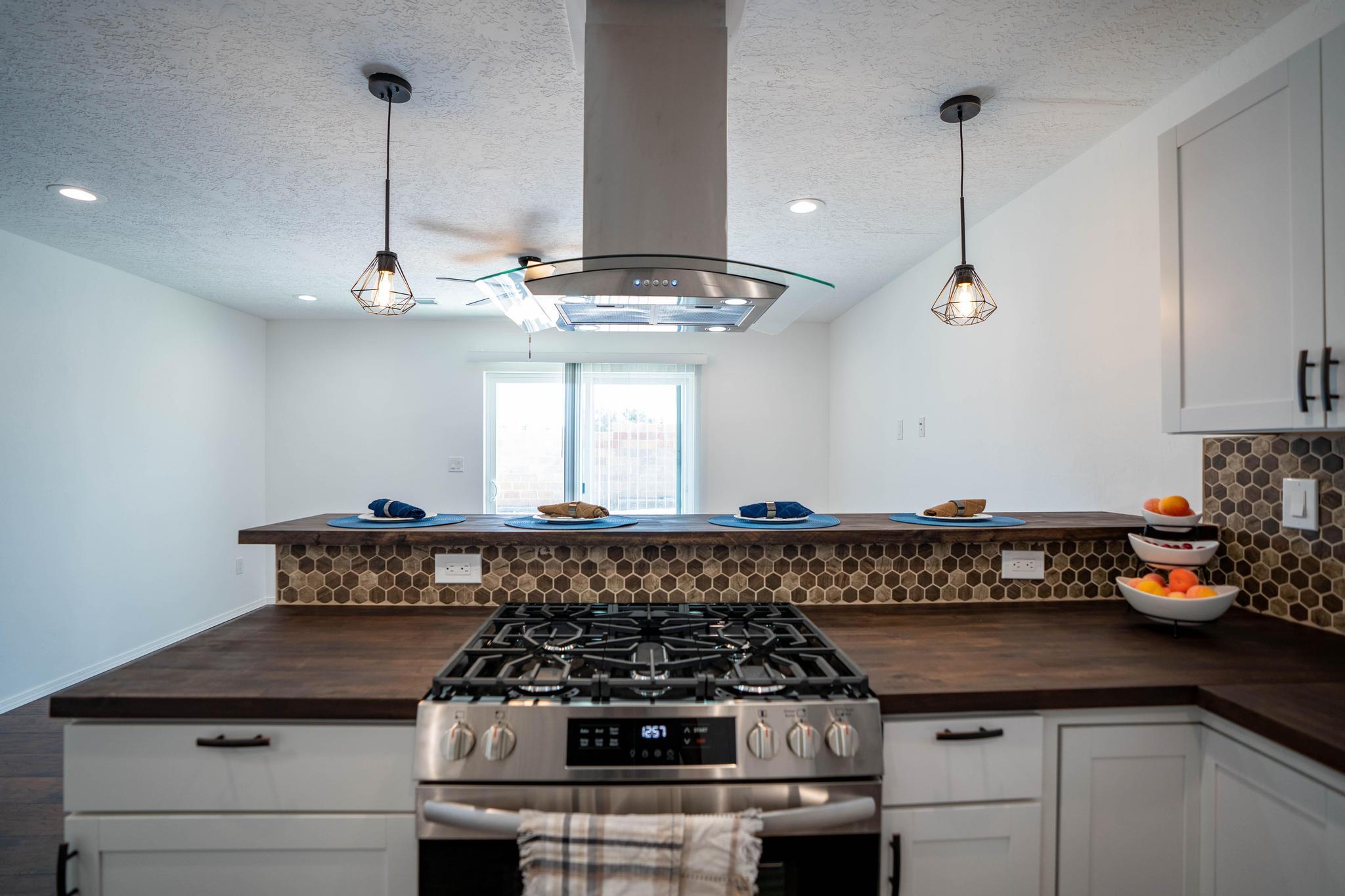 1609 W Gilbert Avenue