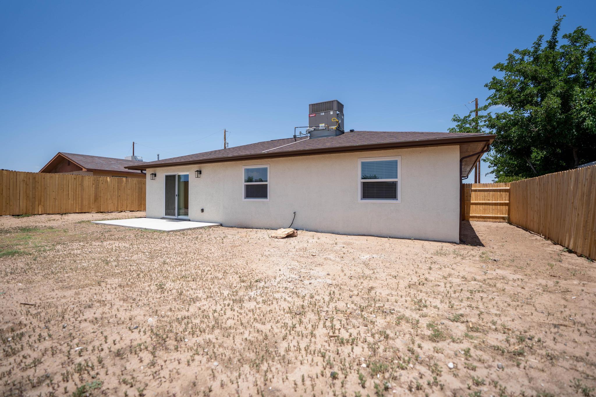 1609 W Gilbert Avenue