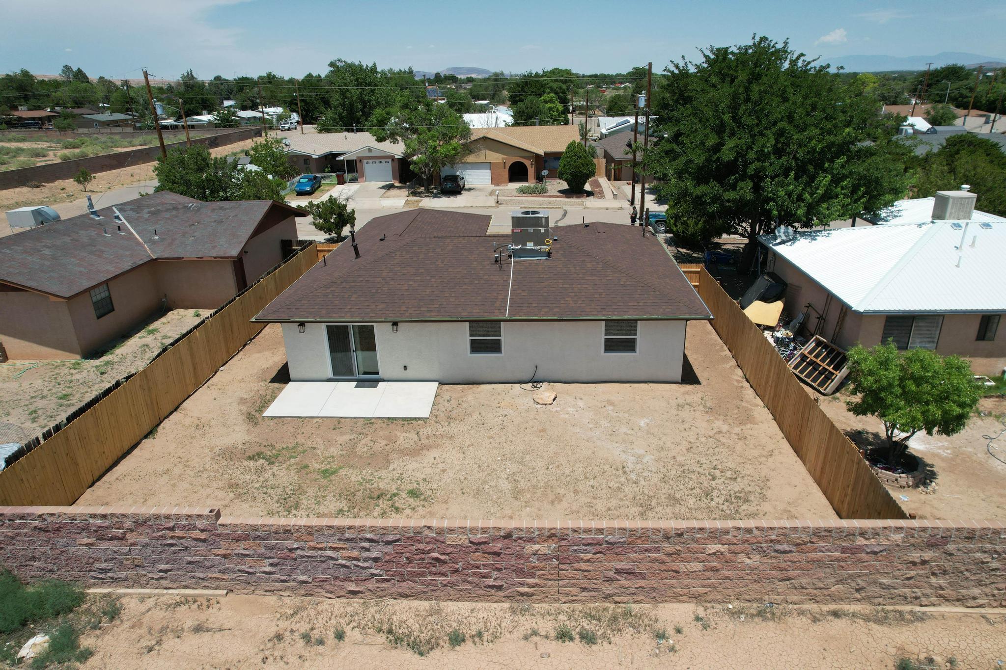 1609 W Gilbert Avenue